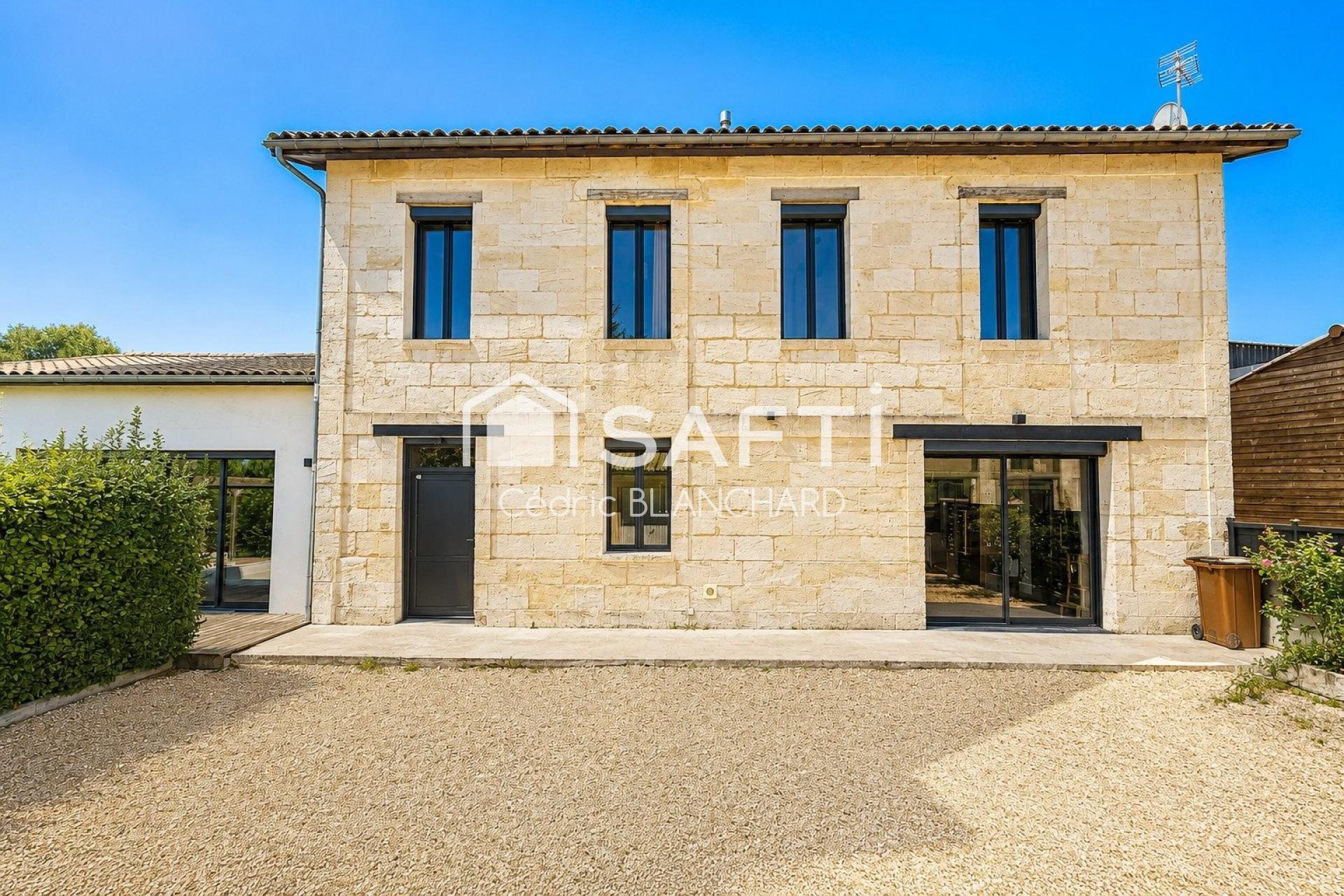 Maison 8 pièces 156 m² · à Galgon · 156 m² · 362 000 €