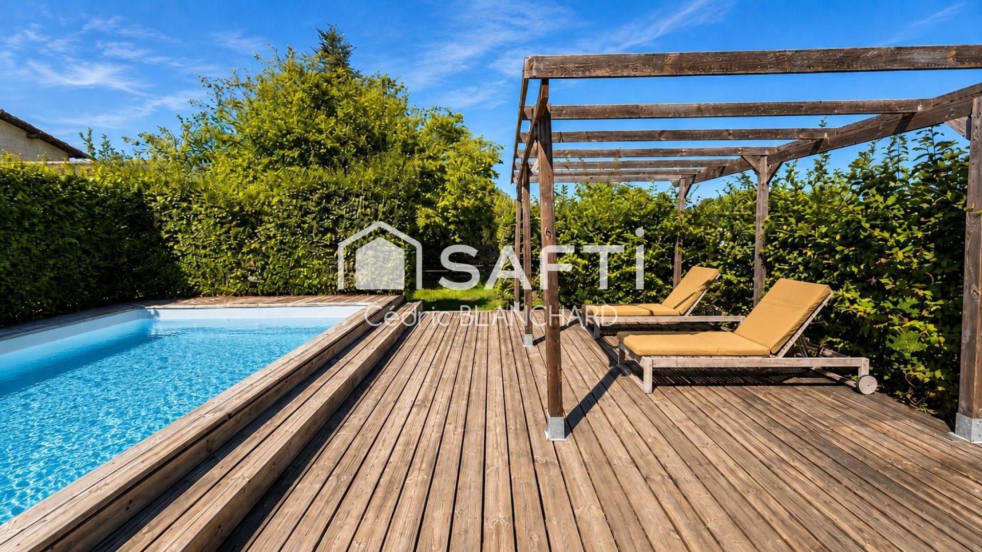 Photo SAFTI — Maison 8 pièces, 156 m² à Galgon 5