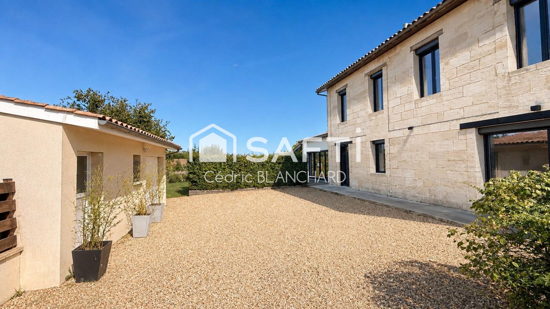 Photo SAFTI — Maison 8 pièces, 156 m² à Galgon 3