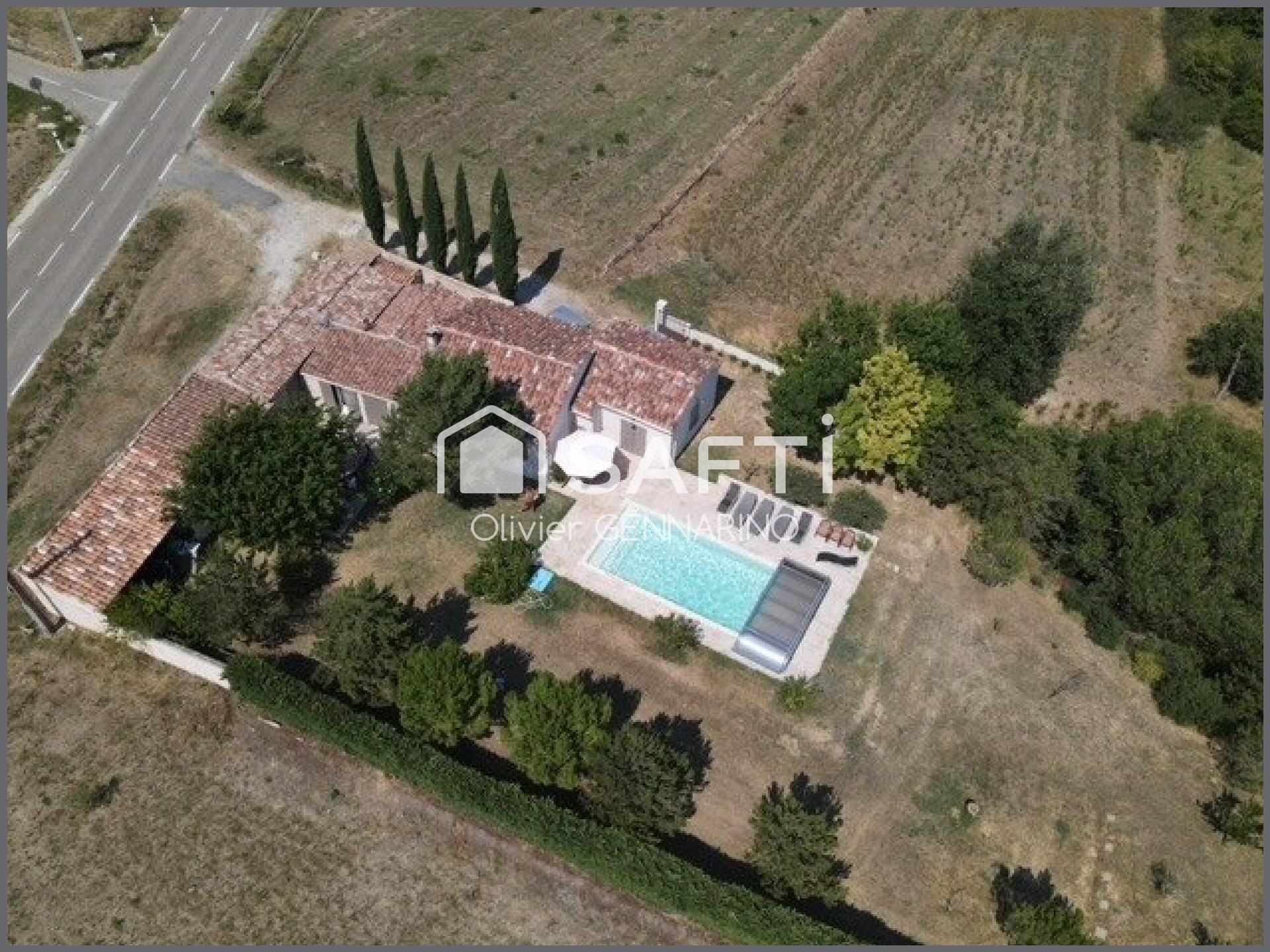 SUPERBE VILLA DE TYPE 5 AVEC PISCINE