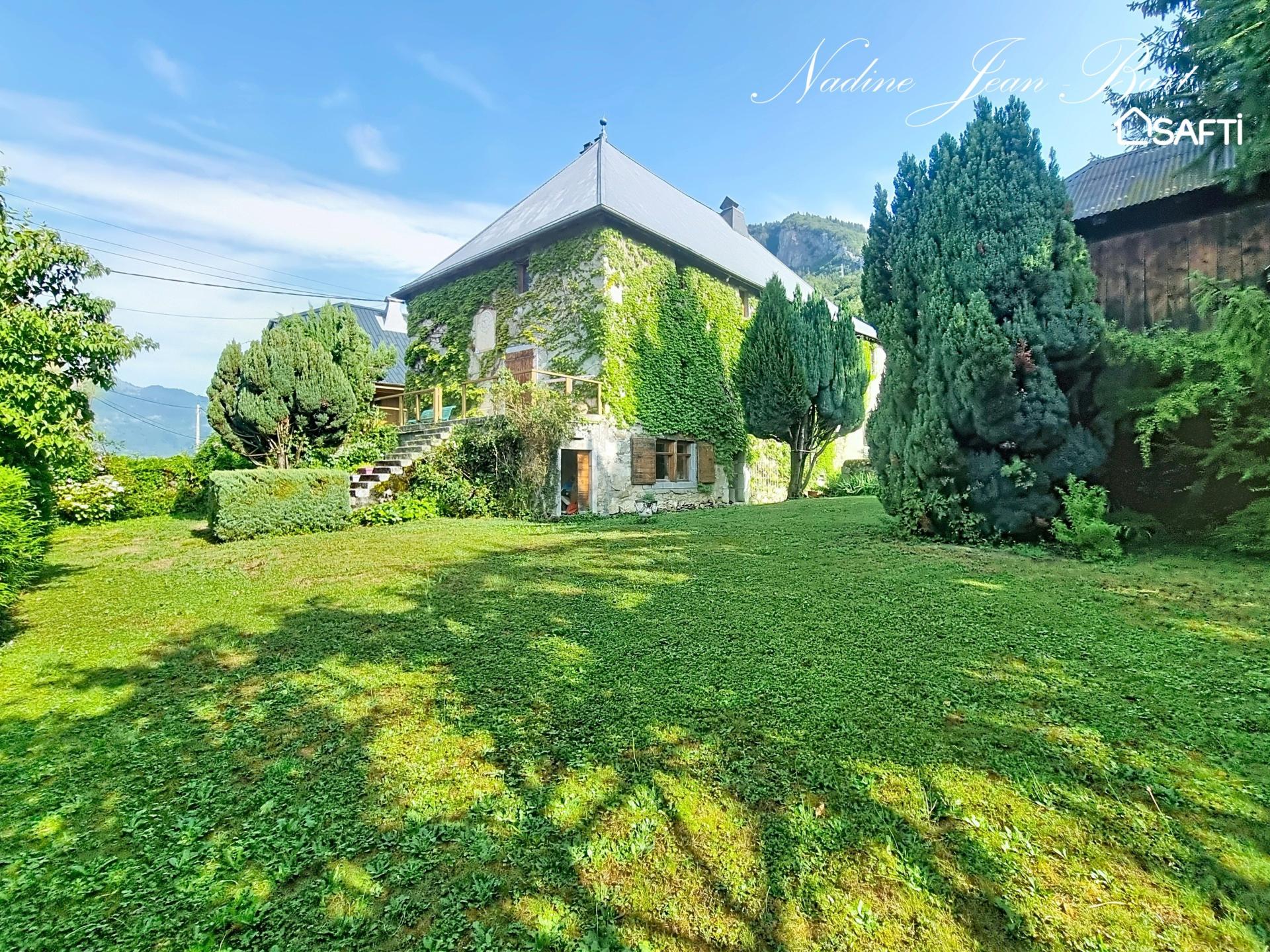 Maison 11 pièces 400 m² · à Chatillon-sur-Cluses · 400 m² · 1 042 000 €