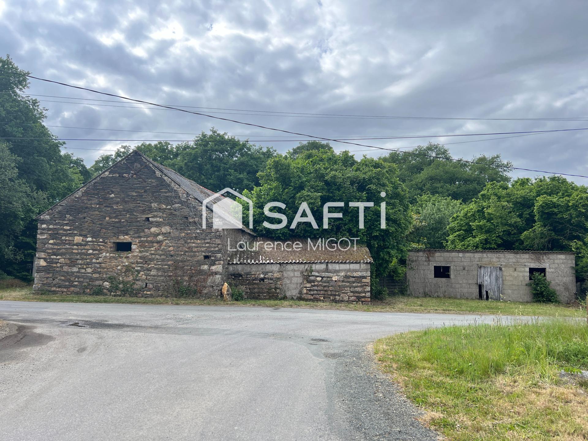 Bâtisse en pierre à rénover – Beau potentiel
