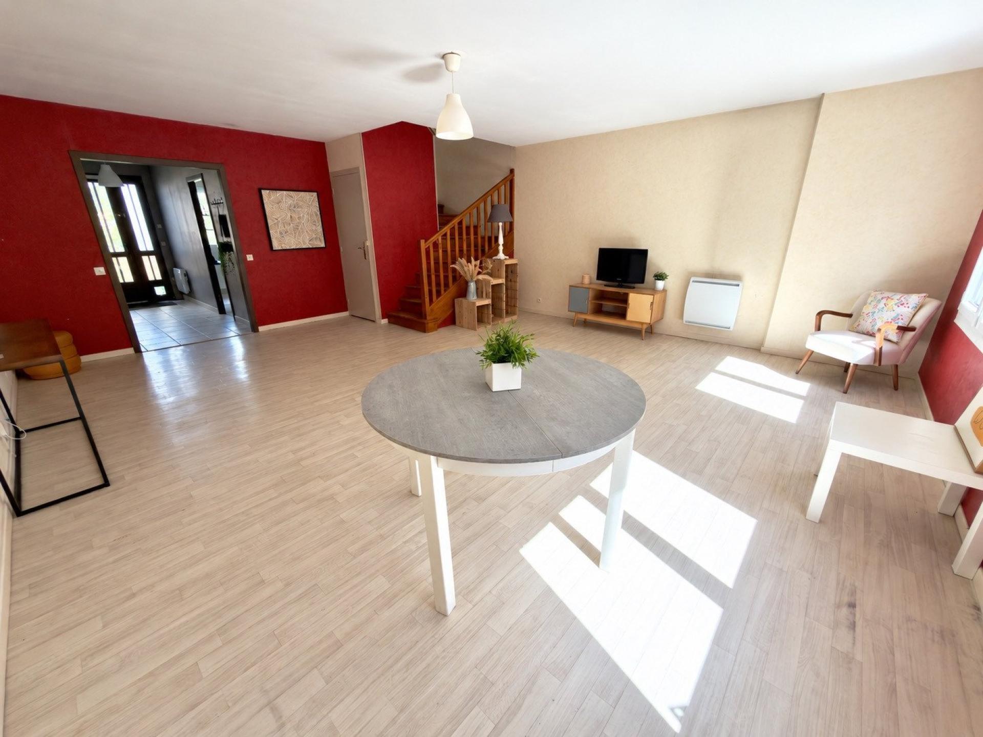 Photo SAFTI — Appartement 4 pièces, 94 m² à Villers Sous Saint Leu 2