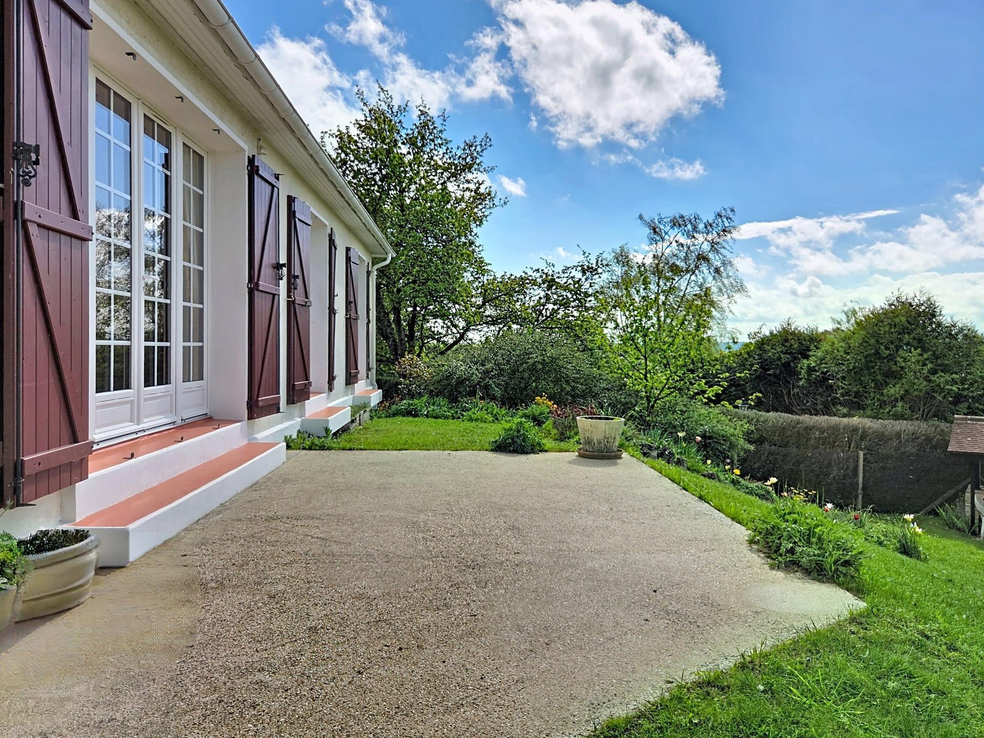 Photo SAFTI — Maison 4 pièces, 82 m² à Saint Martin La Garenne