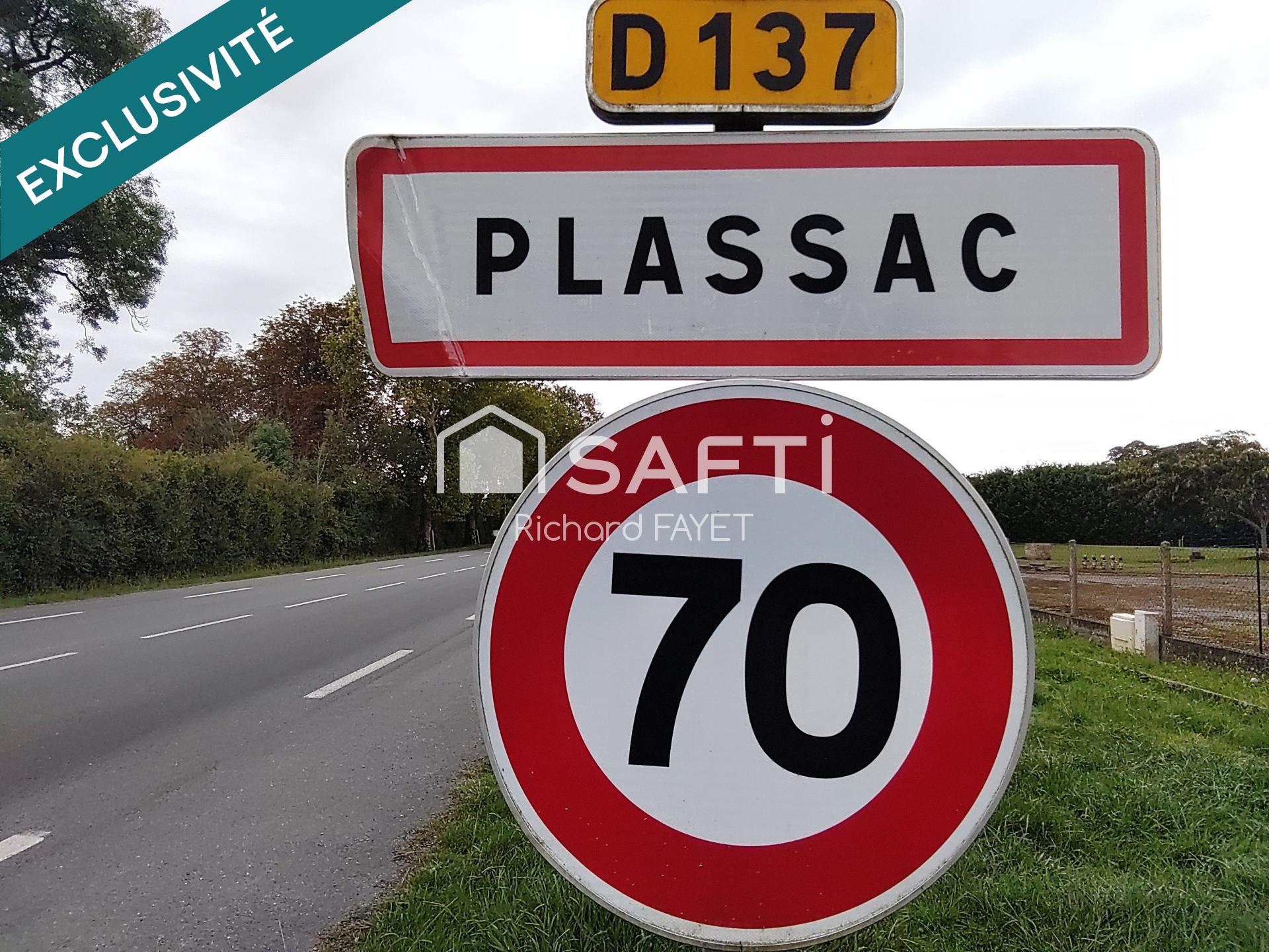 Terrain constructible à Plassac (17)
