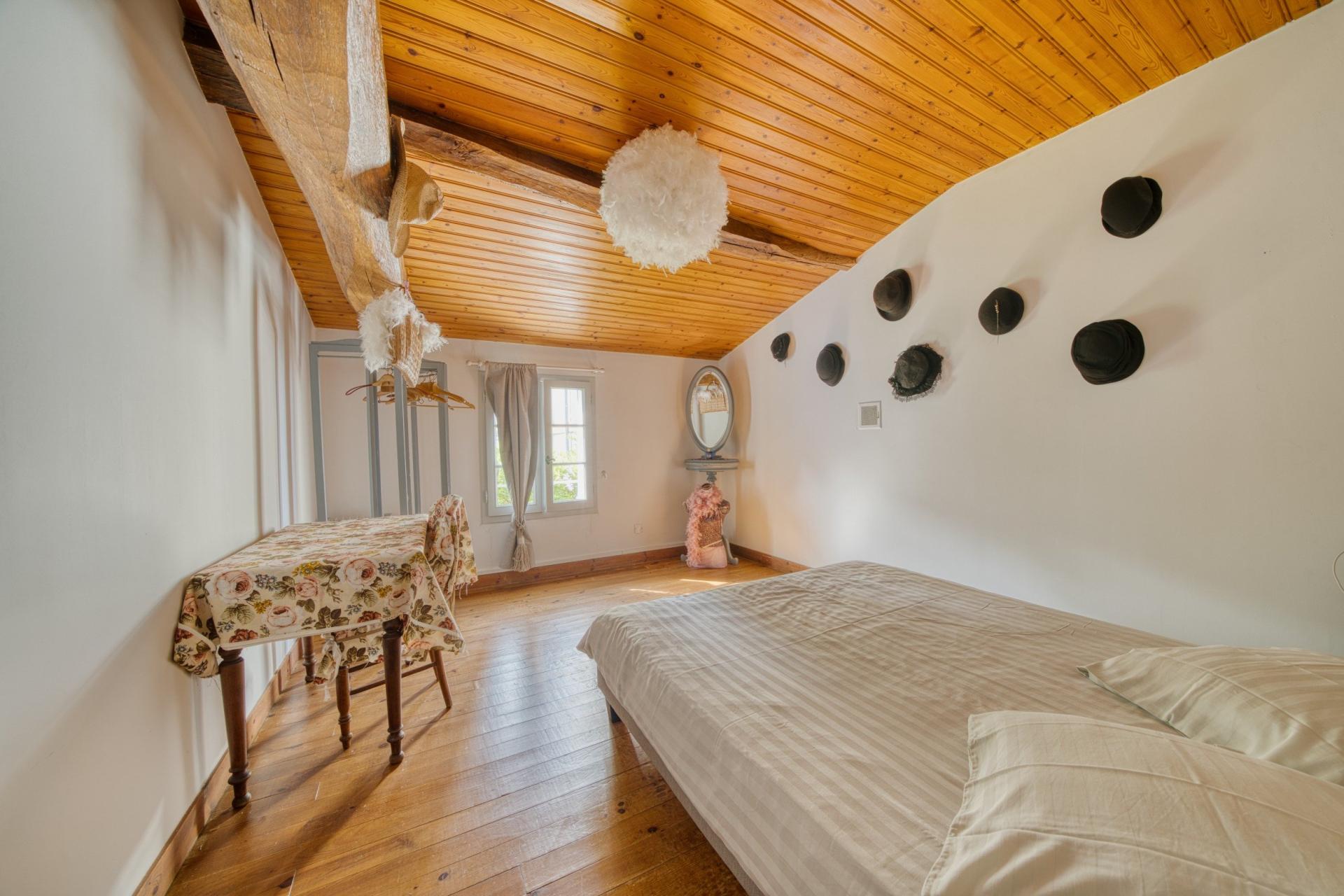 Photo 9 of the listing.