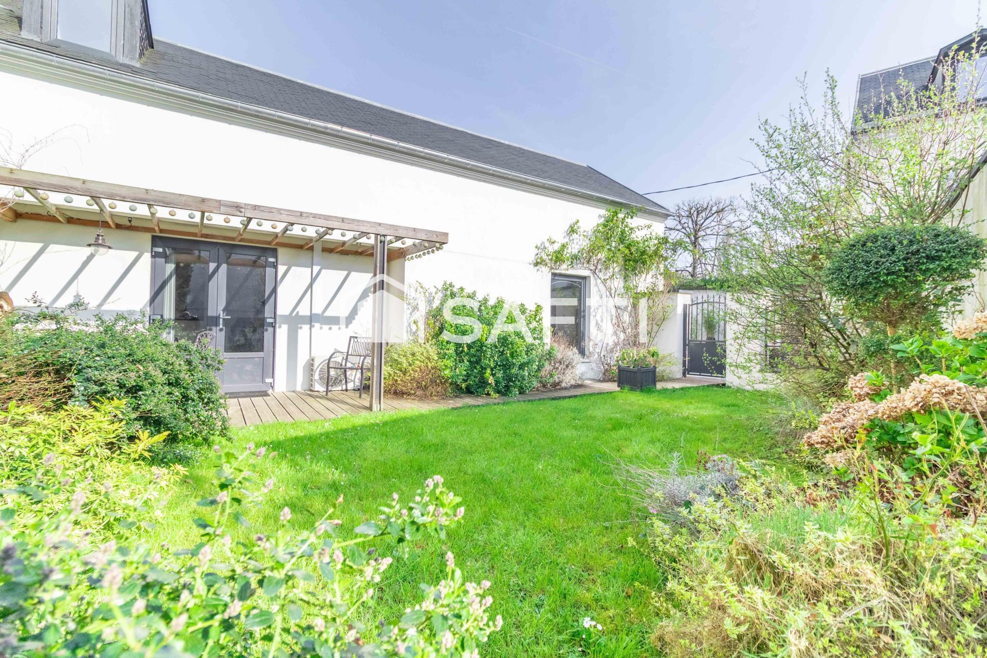 Maison 6 pièces 205 m² · à Versailles · 205 m² · 1 145 000 €