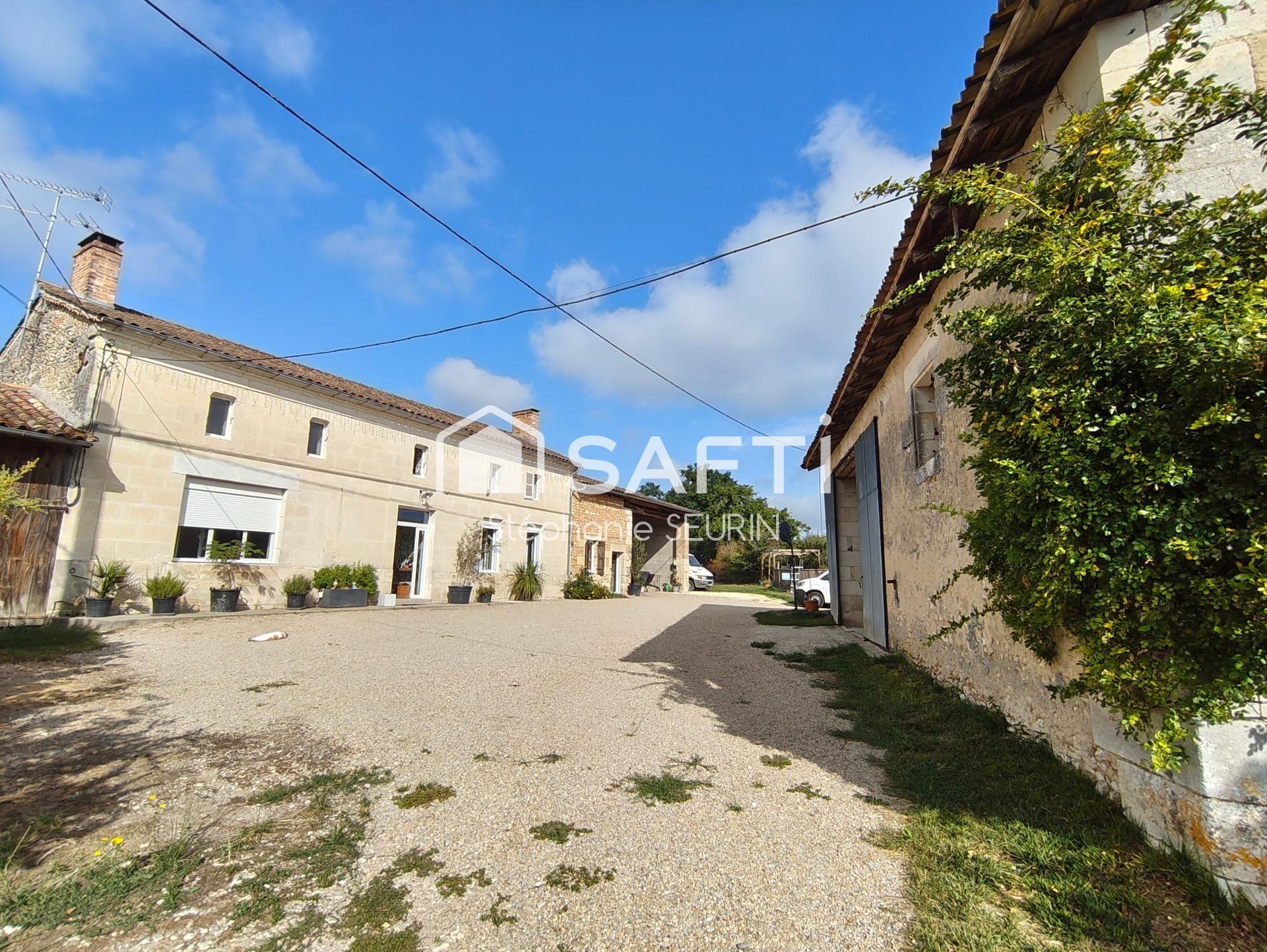 Maison avec dépendances