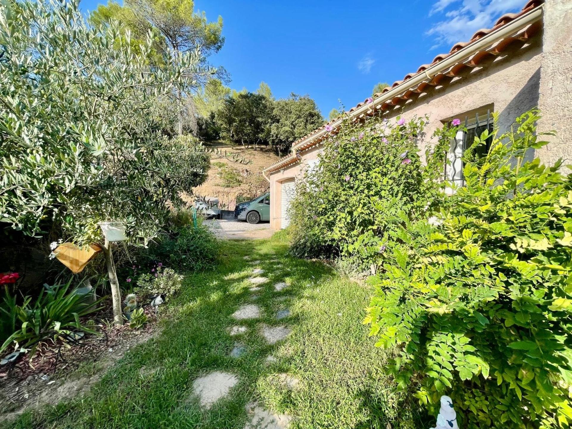 Photo SAFTI — Maison 4 pièces, 90 m² à Taradeau 3