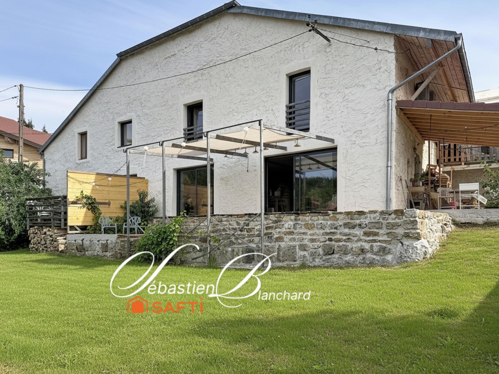Maison de caractère avec gîte attenant – 223 m² – Charix