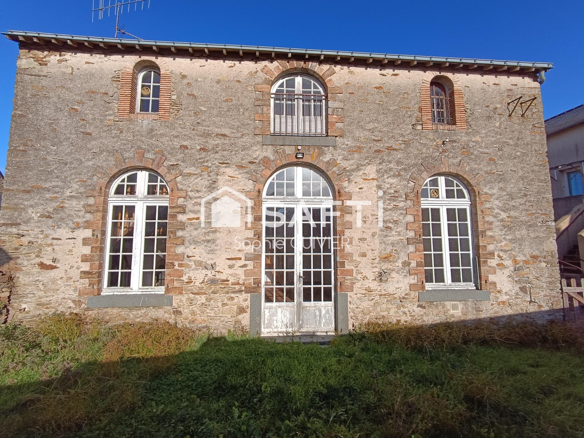 Maison anciennement une écurie 1870 à rénover ou diviser