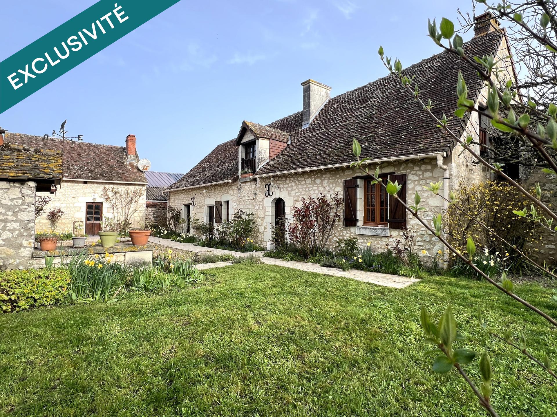 Fermette dans la campagne de la Celle-Saint-Avant