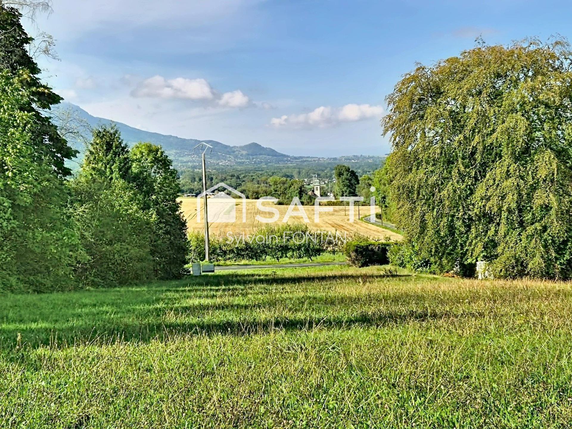 Libre de constructeur, au calme, 1000 m², emprise au sol 250 m²