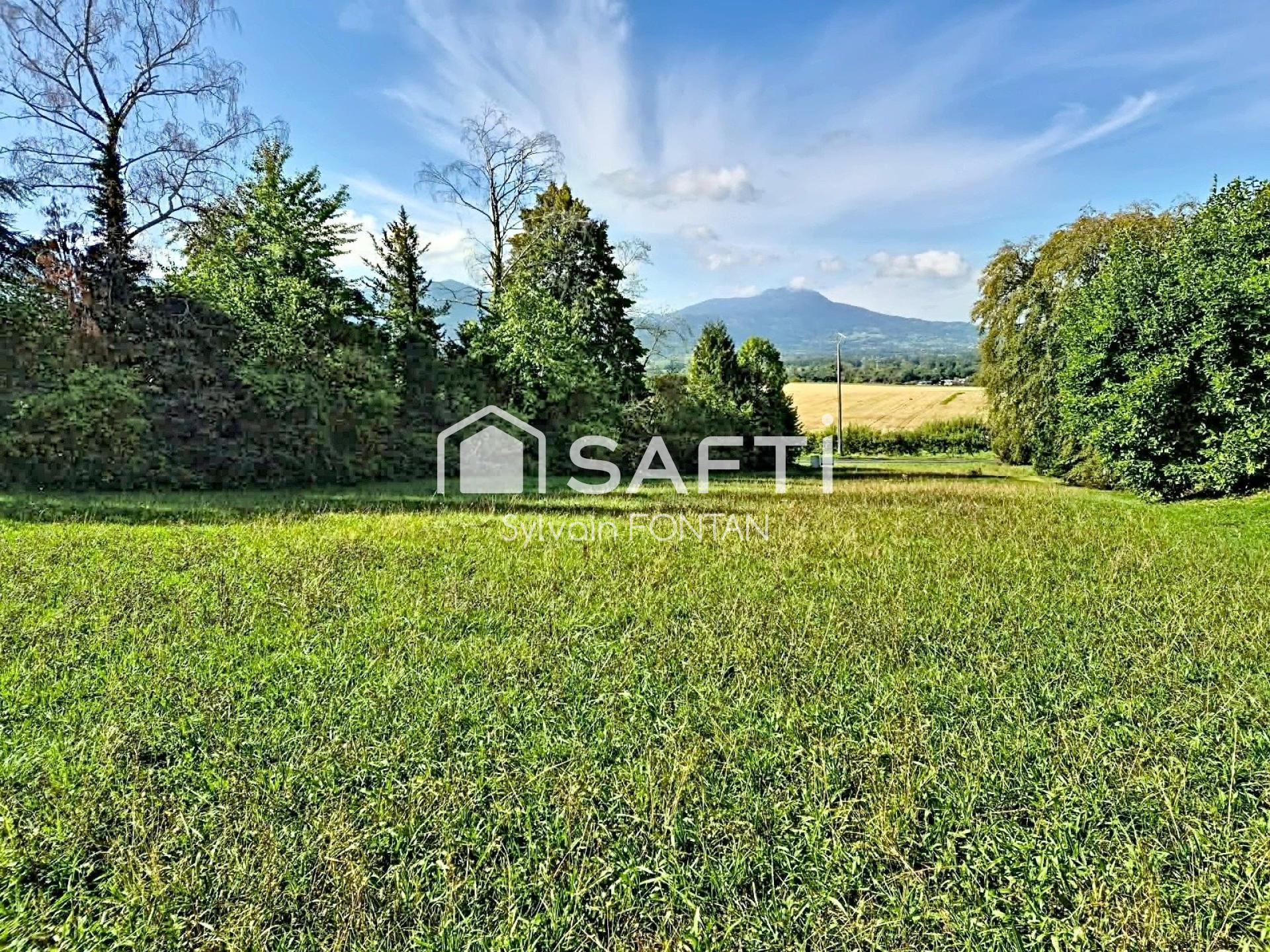 Libre de constructeur, au calme, 1200 m², emprise au sol 300 m²