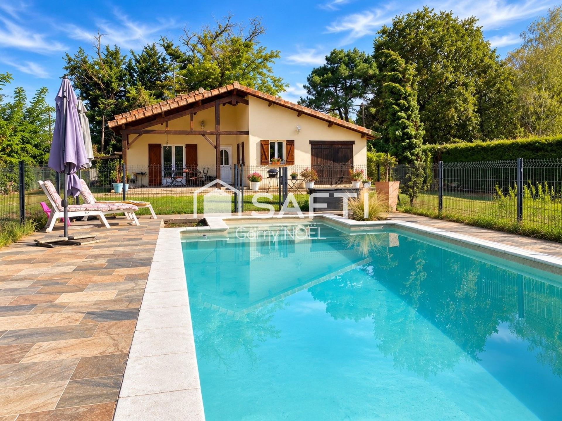 Maison de 125m² 3 chambres avec piscine et dépendances.