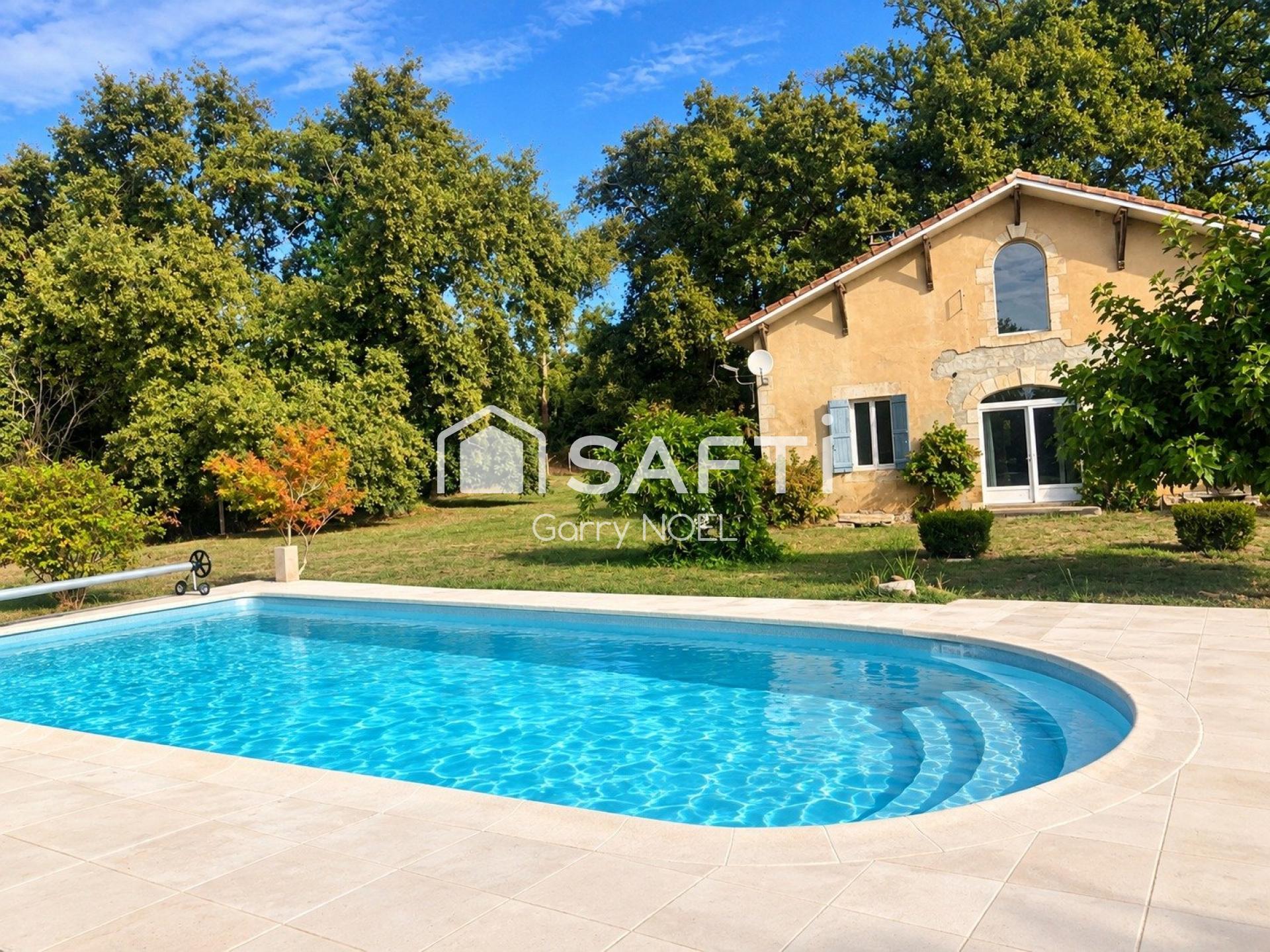 PROPRIÉTÉ DE CARACTÈRE – 280 M² – 7 CHAMBRES – 4 HECTARES – PISCINE – DÉPENDANCE
