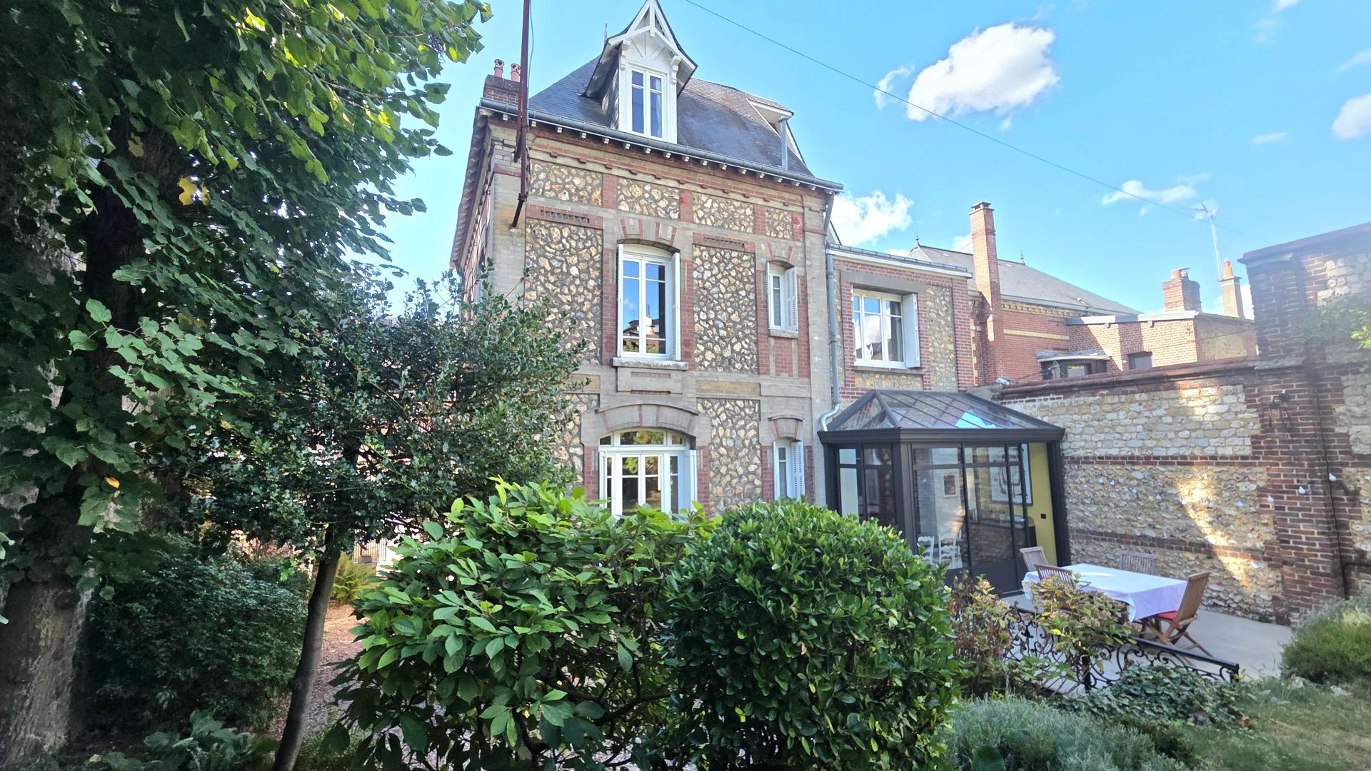 Maison 8 pièces 195 m² · à Rouen · 195 m² · 930 000 €