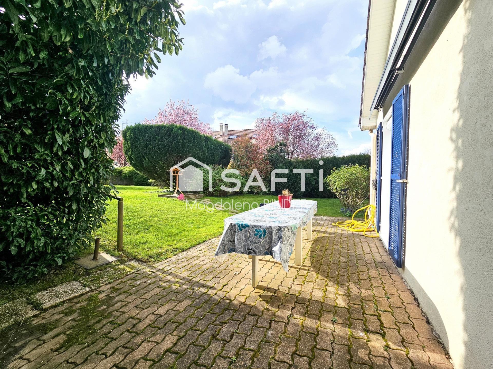 Photo SAFTI — Maison 10 pièces, 227 m² à Ballainvilliers 2