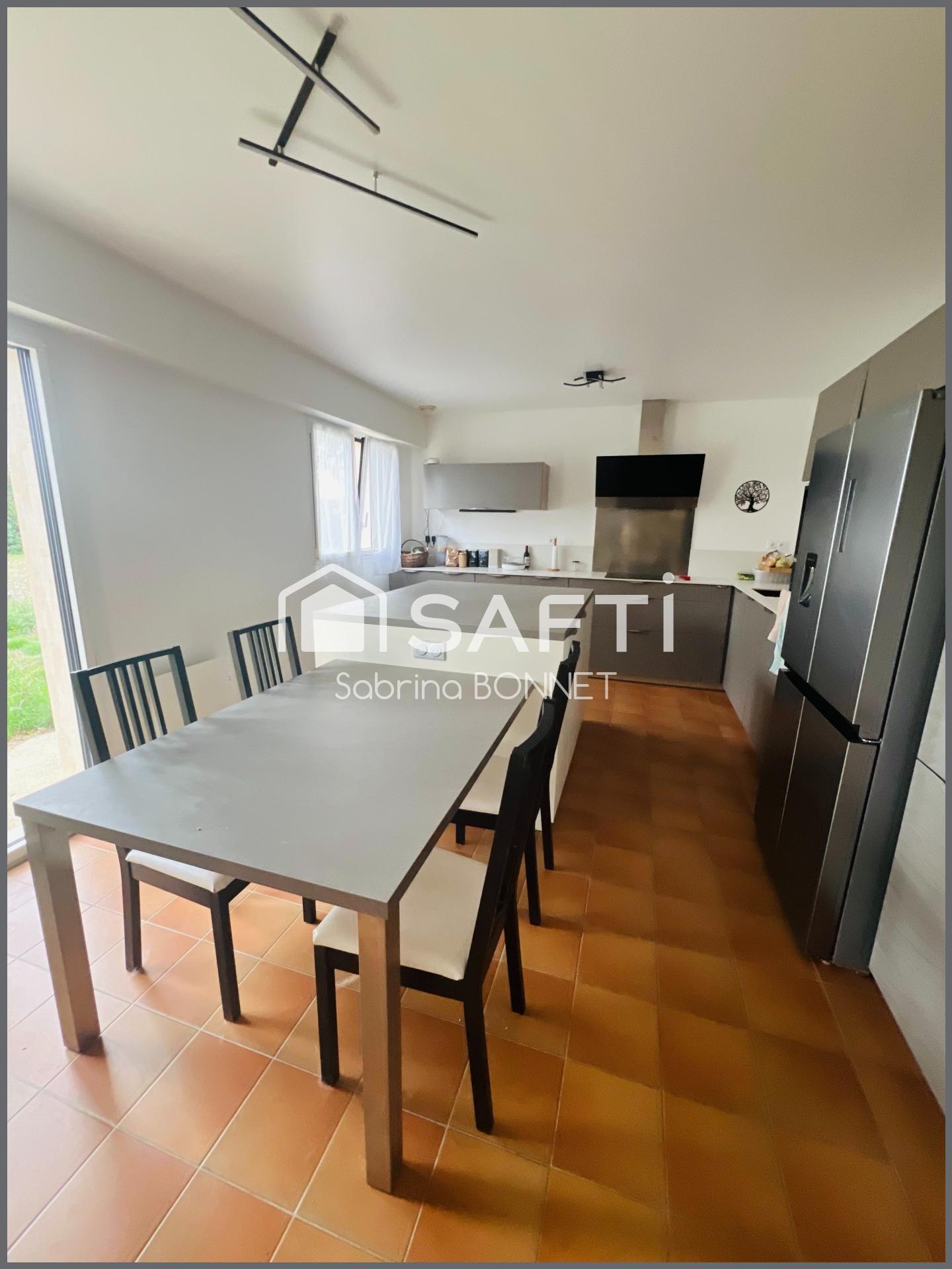 Photo SAFTI — Maison 7 pièces, 154 m² à Bellevigny 5