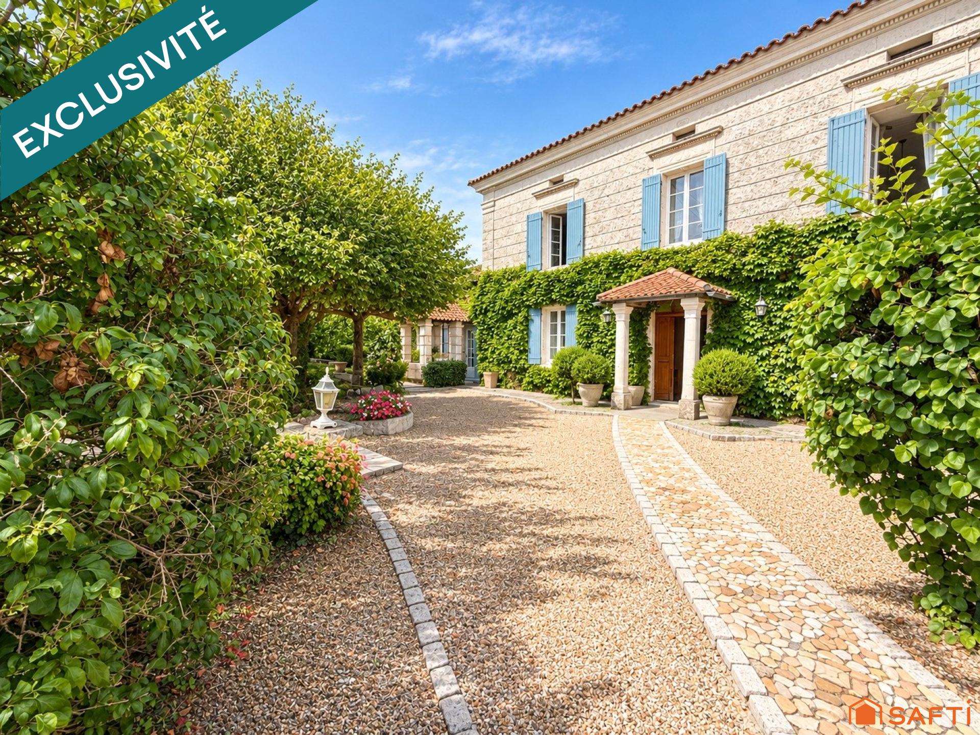 ENSEMBLE IMMOBILIER – 207 M² – 4 CHAMBRES – GRANGE 150 M² – DÉPENDANCE 200 M² – PISCINE – 1,86 HECTARE - VERGER - PUITS
