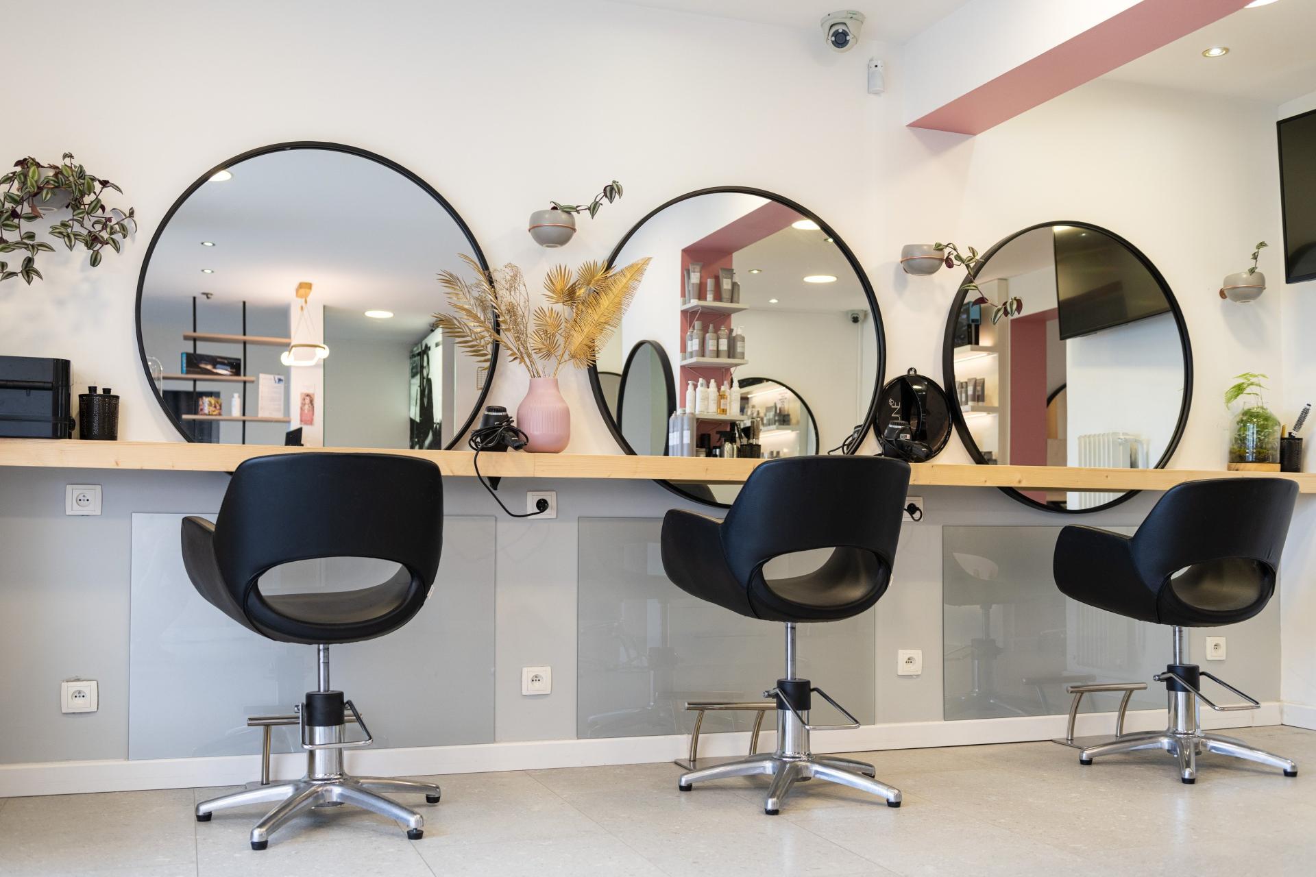 Fonds De Commerce - 53m² · à Ambilly · 53 m² · 60 000 €