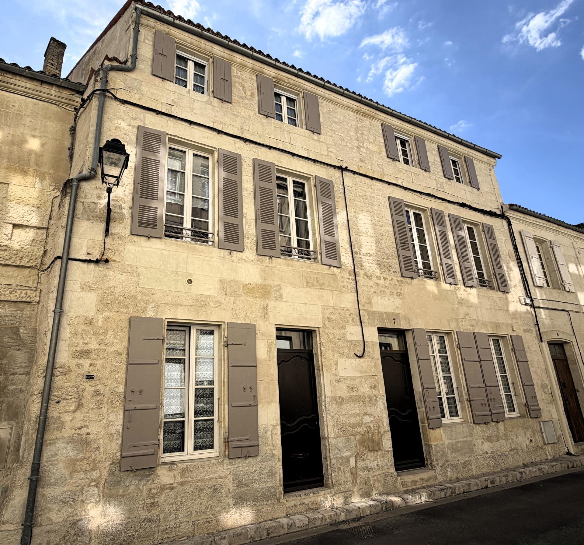 Maison 6 pièces 180 m² · à Saintes · 180 m² · 283 000 €