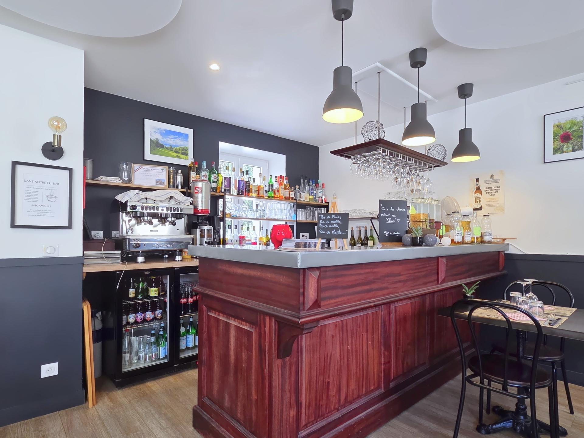 9 pièces 240 m² · à Anet · 240 m² · 149 000 €
