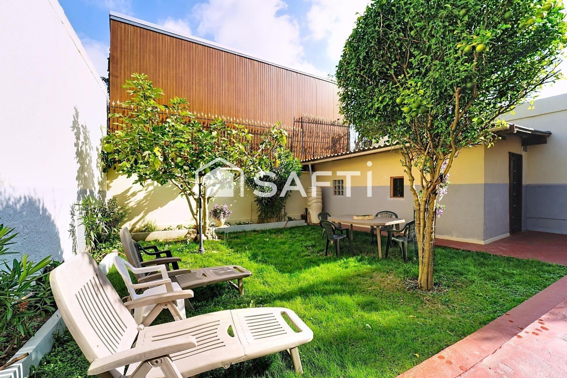 Maison 7 pièces 200 m² · à Montreuil · 200 m² · 849 000 €