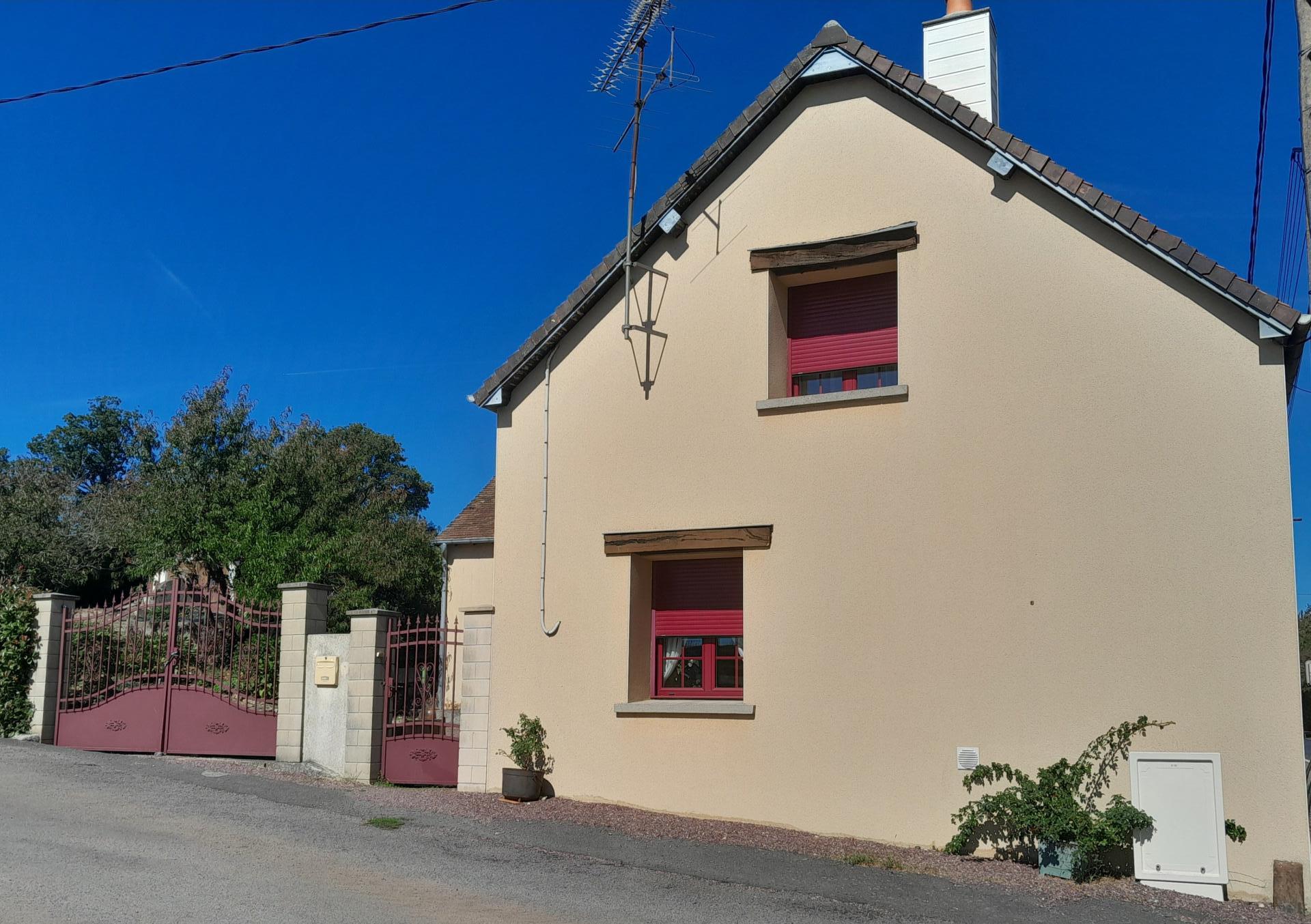 Maison 6 pièces 174 m² · à Saint-Georges-des-Groseillers · 174 m² · 149 750 €