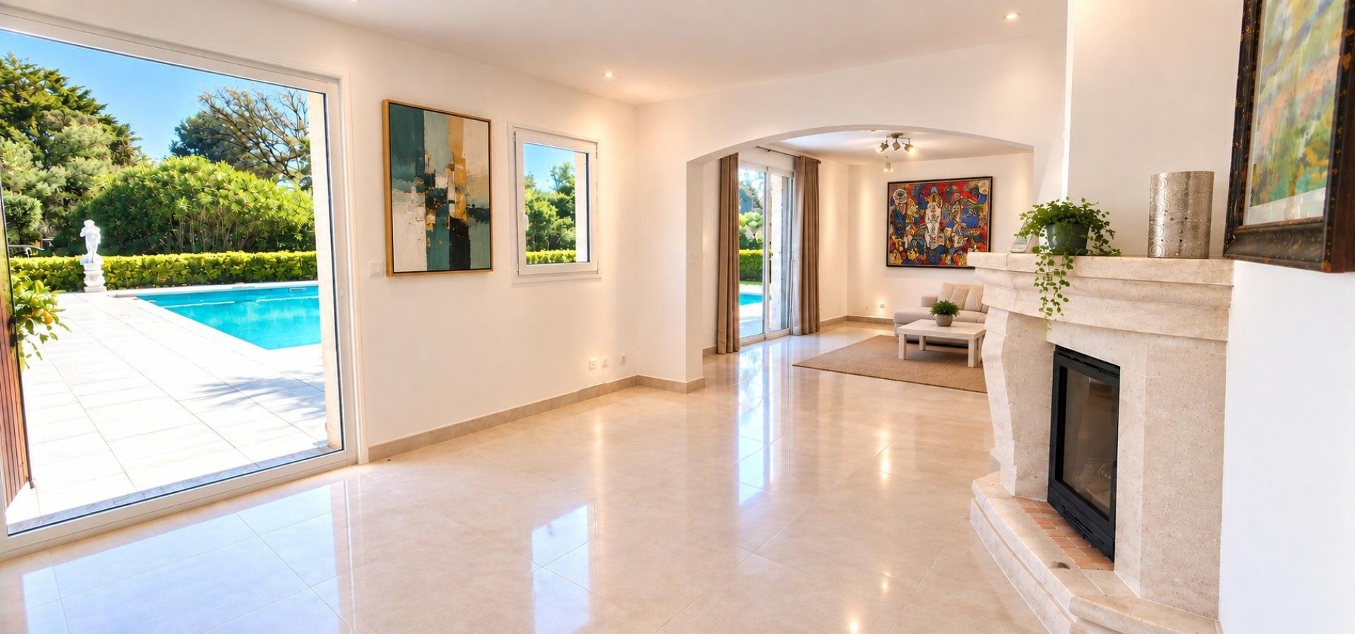 Photo SAFTI — Maison 9 pièces, 250 m² à Grimaud 2