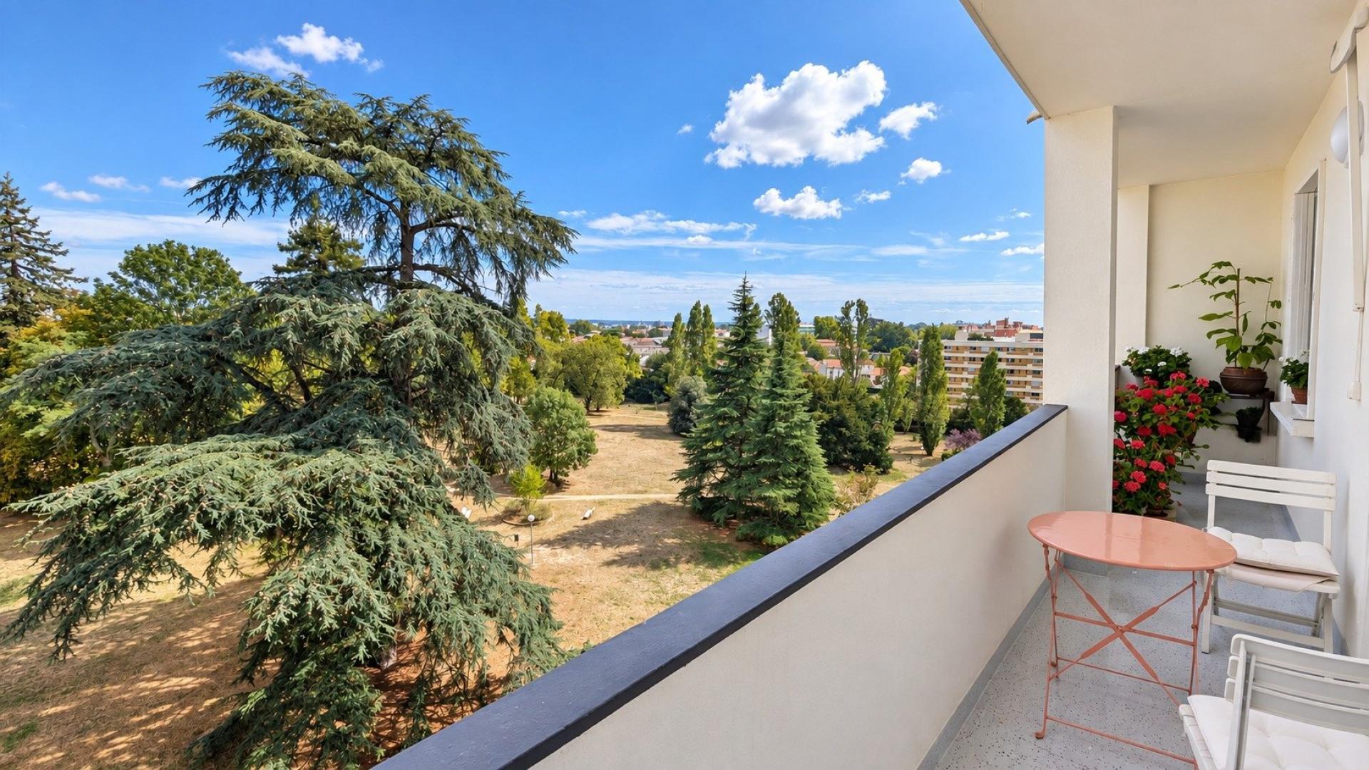 Photo SAFTI — Appartement 4 pièces, 74 m² à Talence