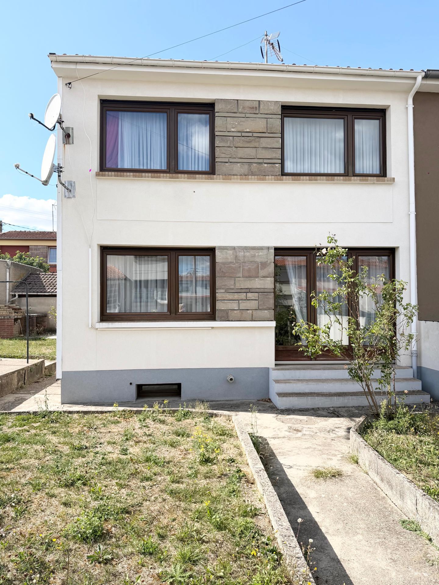 Photo SAFTI — Maison 4 pièces, 68 m² à Puttelange Aux Lacs