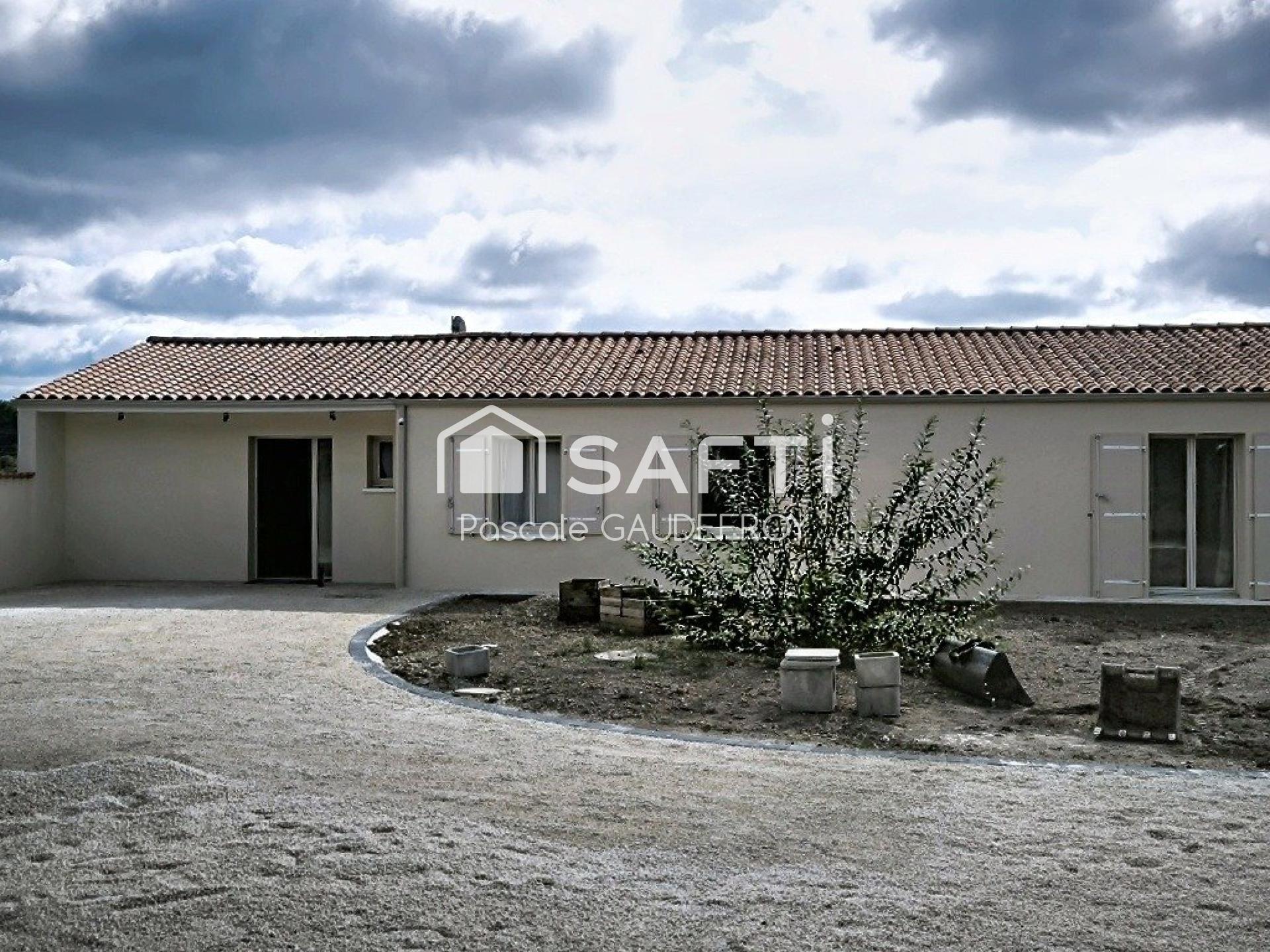 Photo SAFTI — Maison 7 pièces, 202 m² à Rioux 2