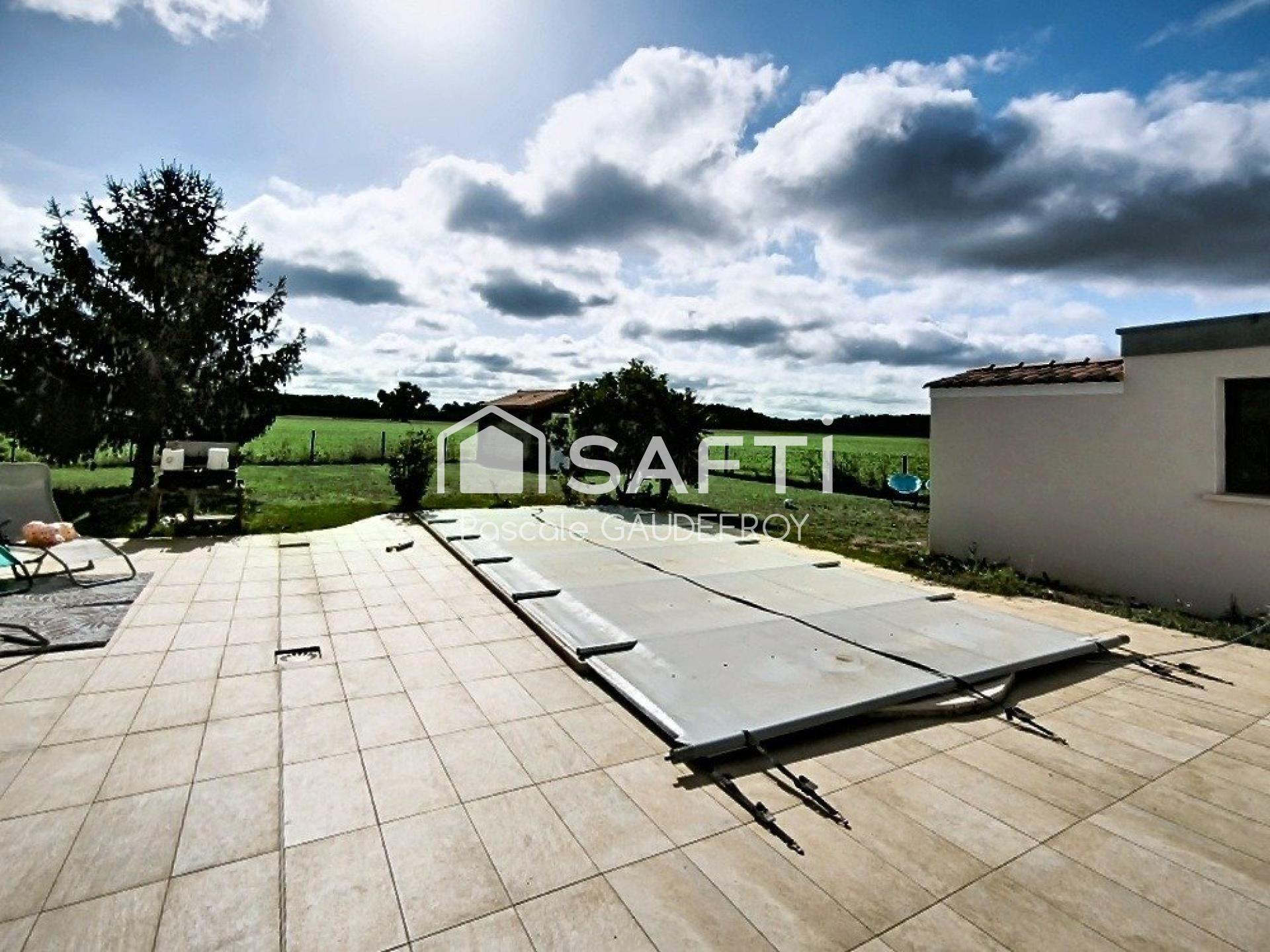 Photo SAFTI — Maison 7 pièces, 202 m² à Rioux 4