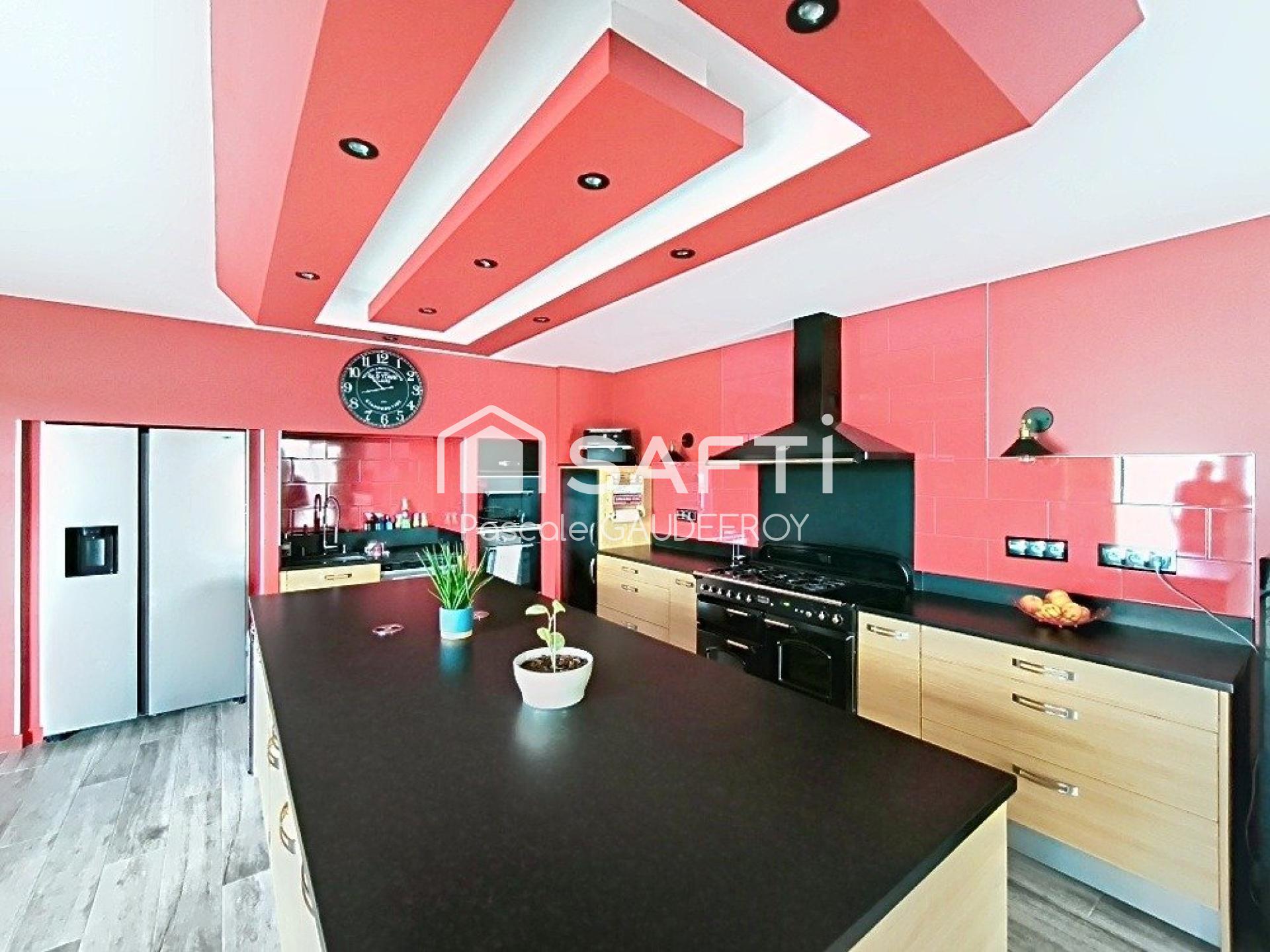 Photo SAFTI — Maison 7 pièces, 202 m² à Rioux 5
