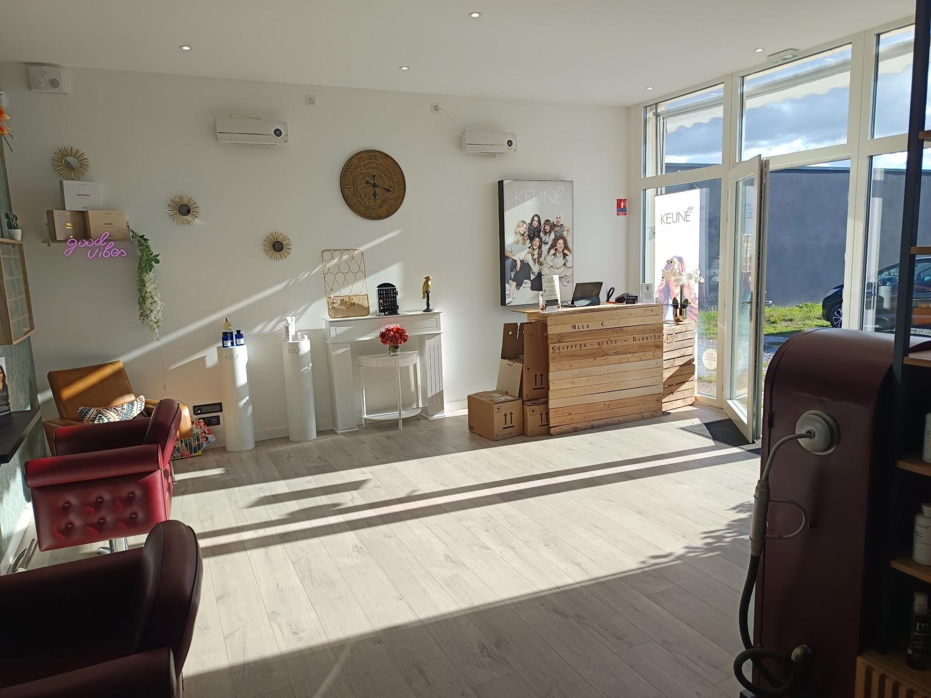 3 pièces 90 m² · à Saint-Gildas-des-Bois · 90 m² · 61 000 €
