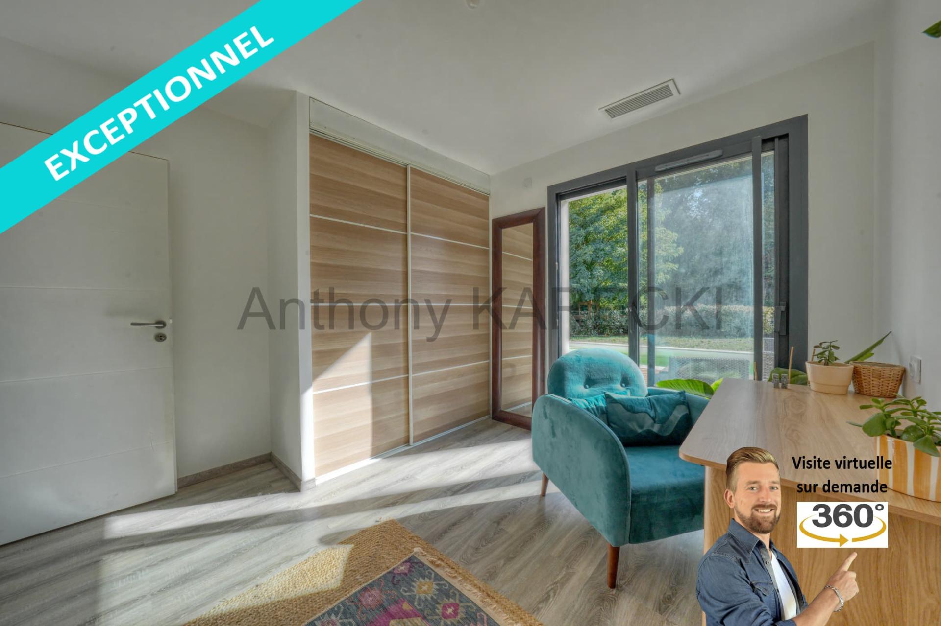 Photo 10 of the listing.