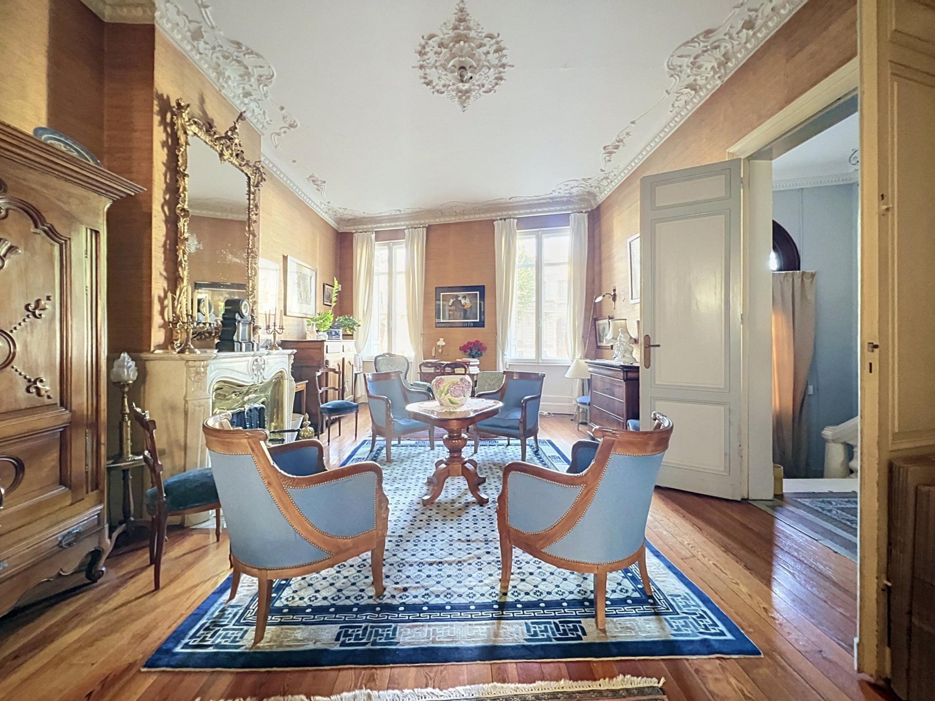 Maison 12 pièces 280 m² · à Bordeaux · 280 m² · 1 250 000 €