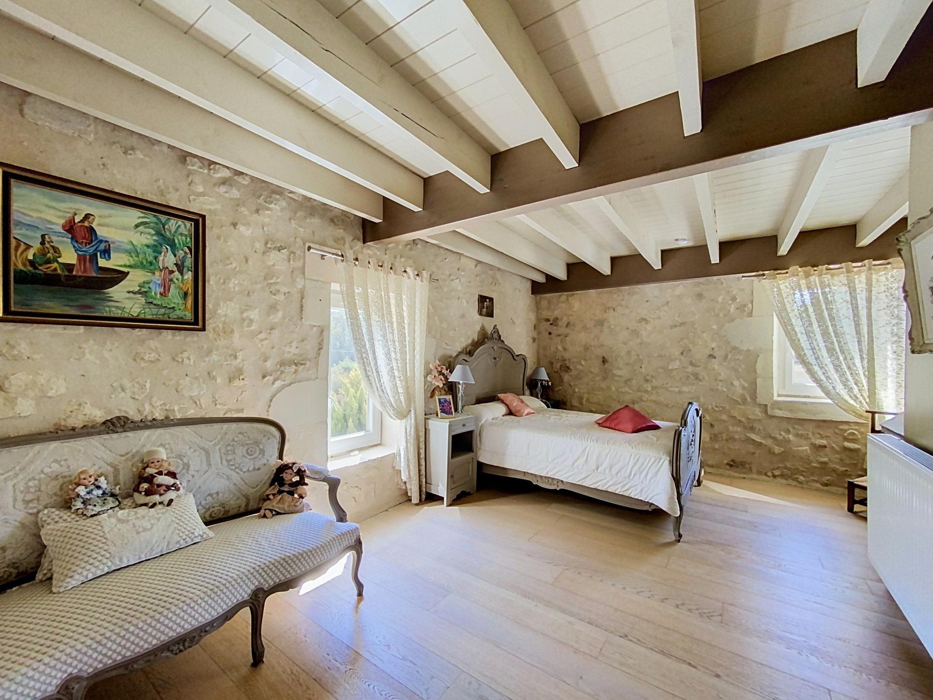Photo 8 of the listing.