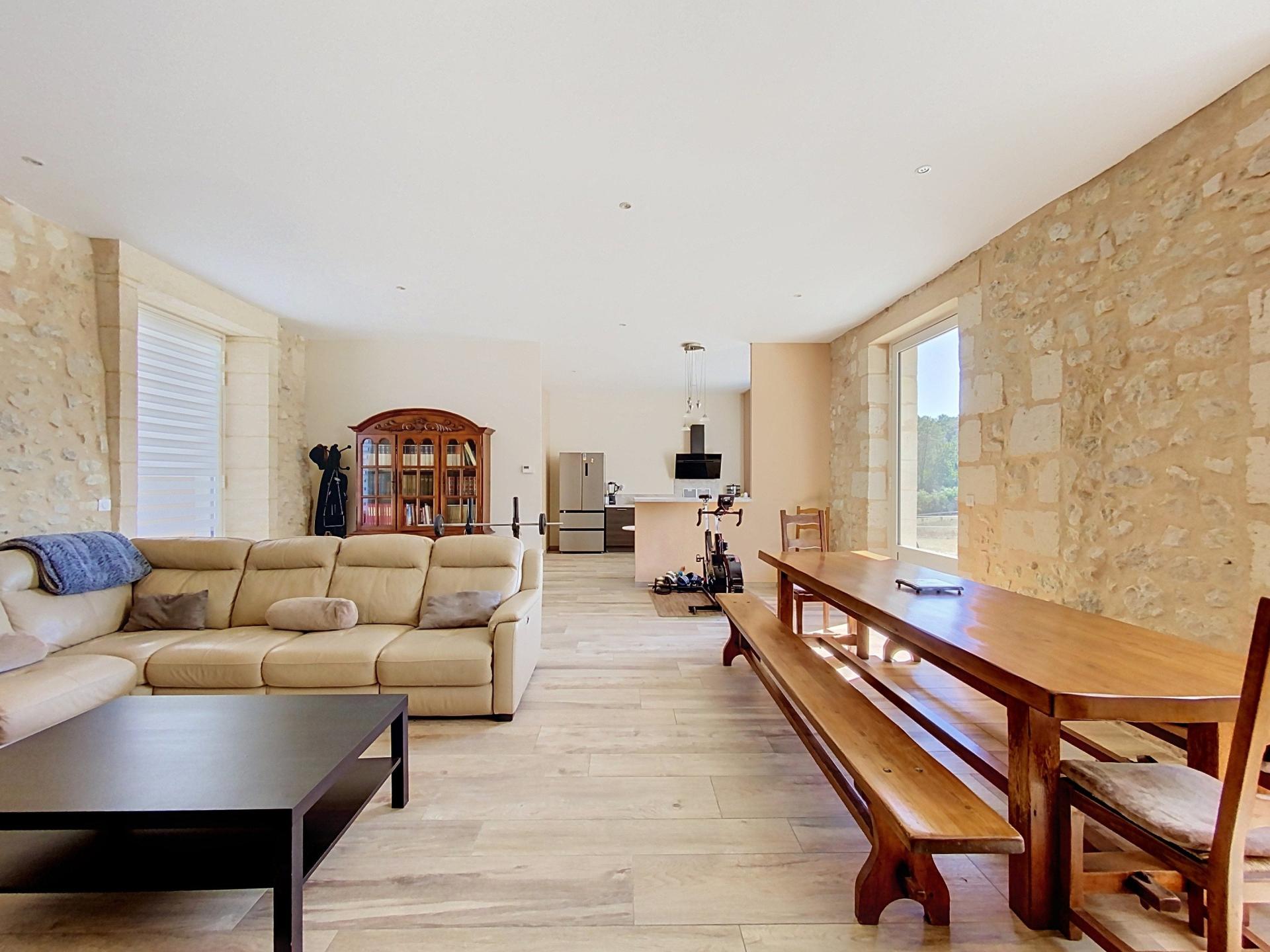 Photo 3 of the listing.