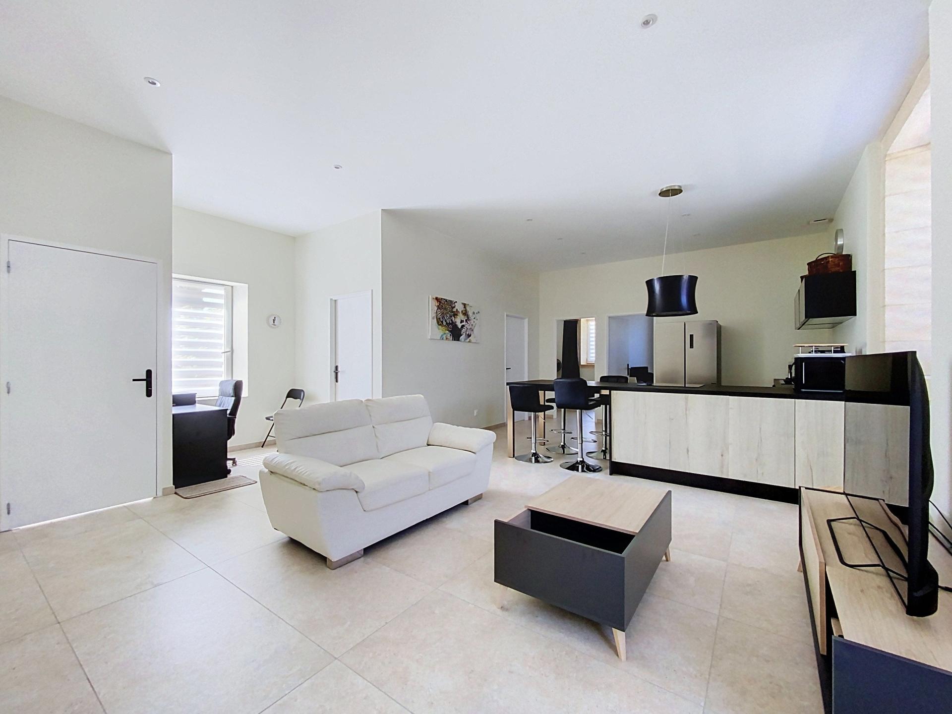 Photo 9 of the listing.