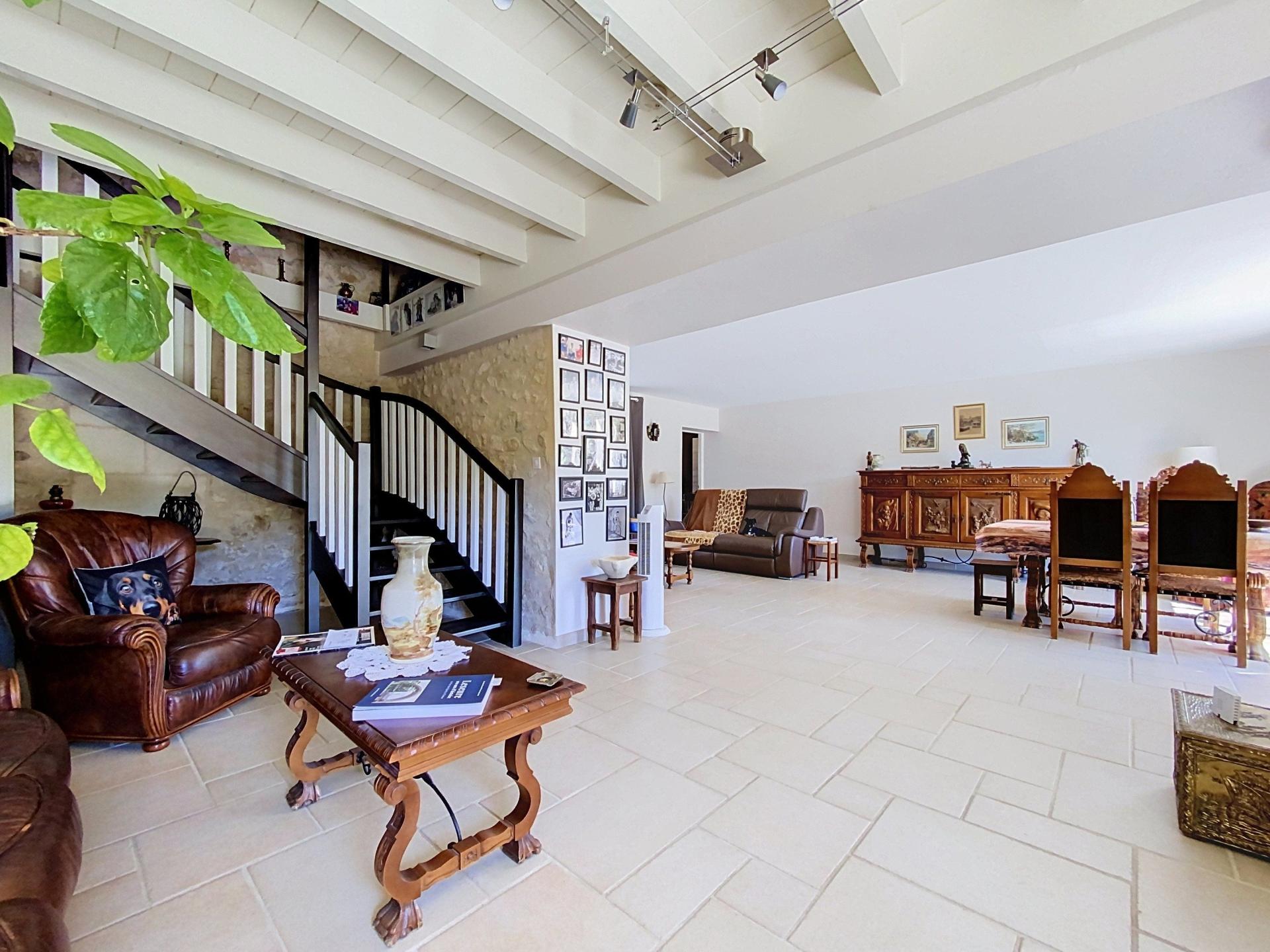 Photo 5 of the listing.