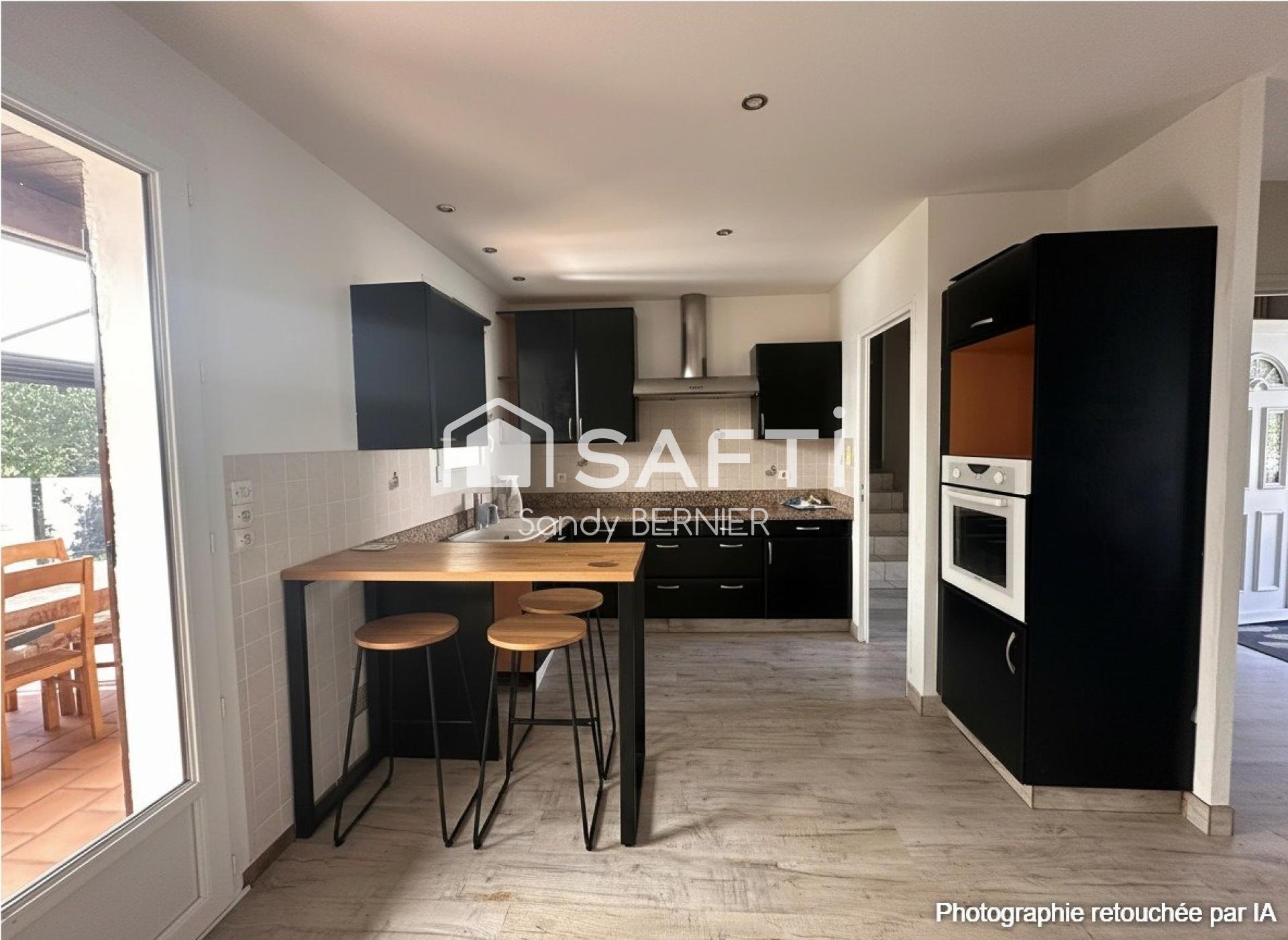 Photo SAFTI — Maison 5 pièces, 129 m² à Fontaine Le Comte 5