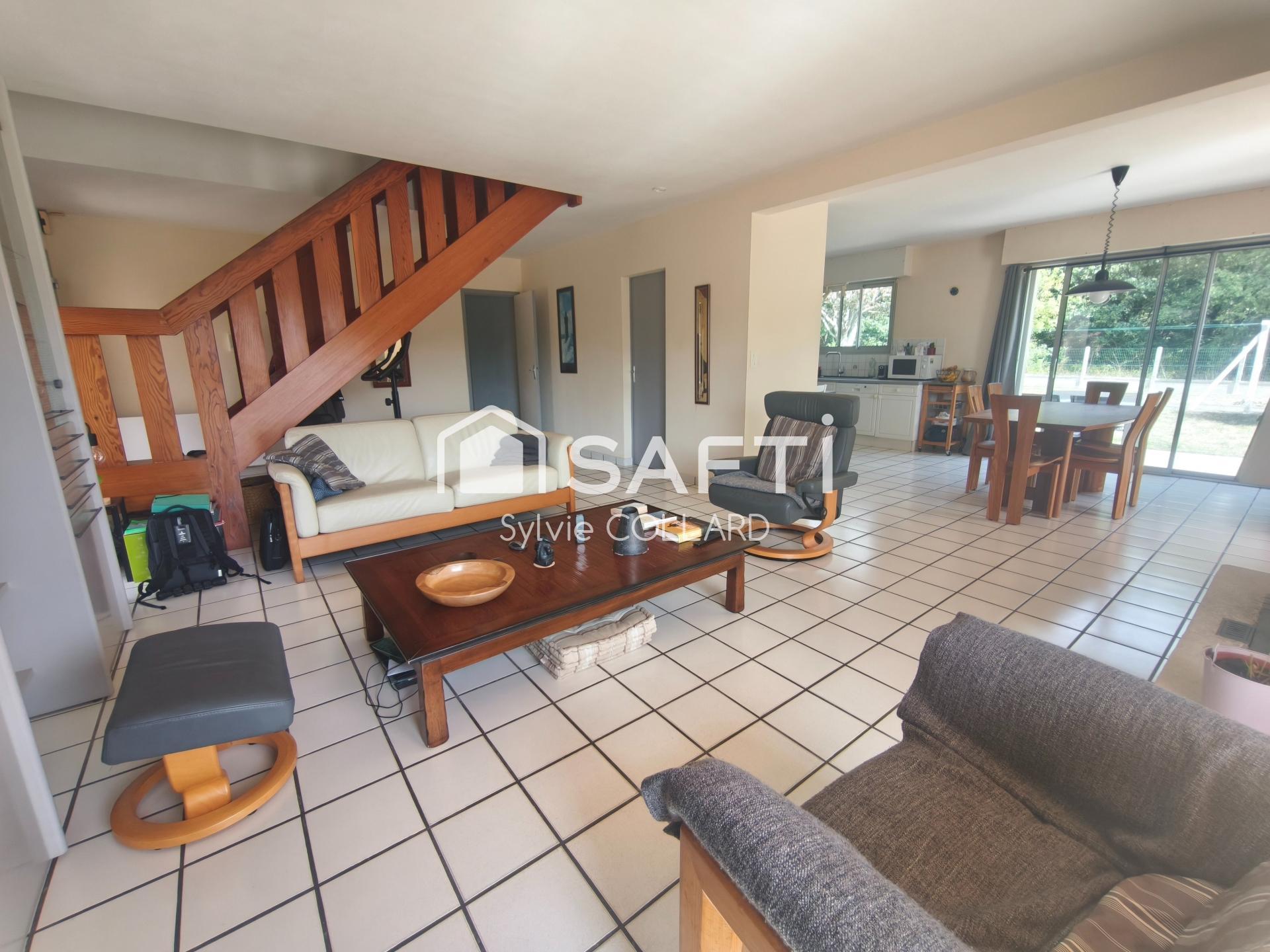 Photo SAFTI — Maison 7 pièces, 151 m² à La Chapelle Des Marais