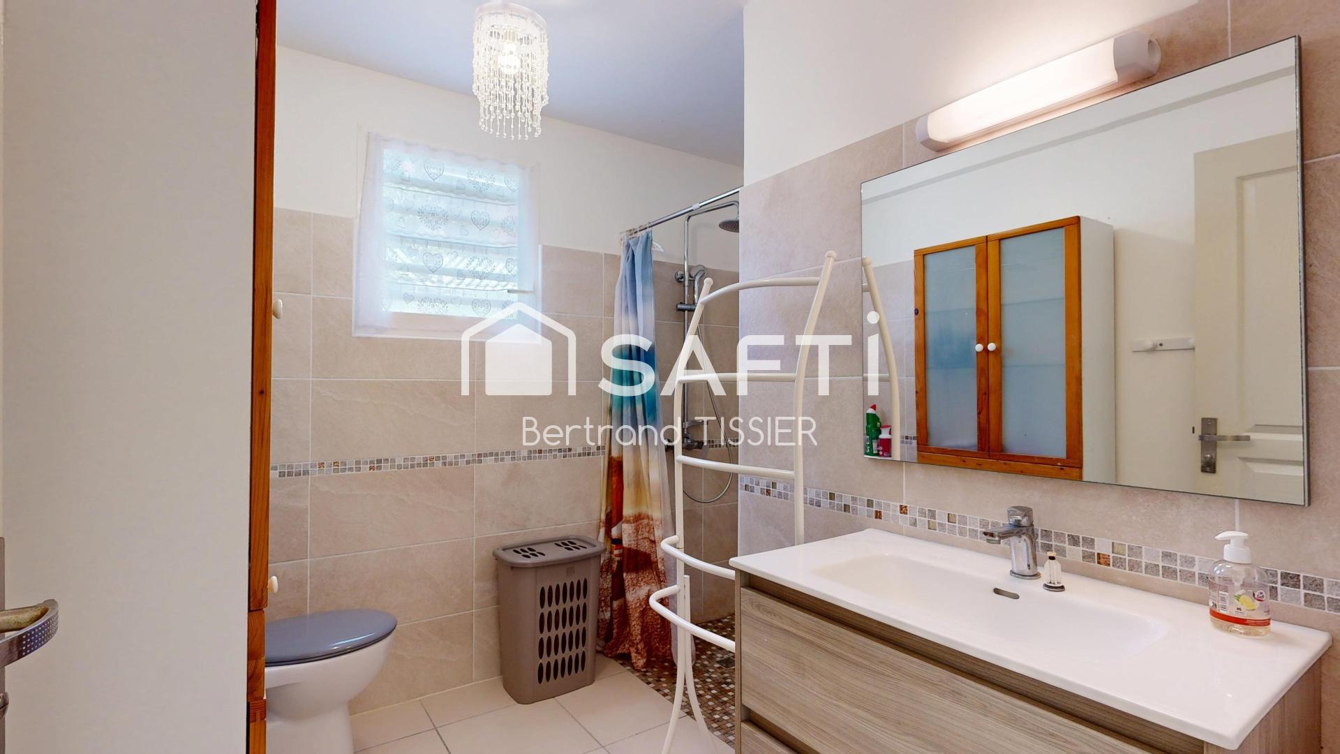 Photo SAFTI — Maison 5 pièces, 134 m² à Saint Esprit 4