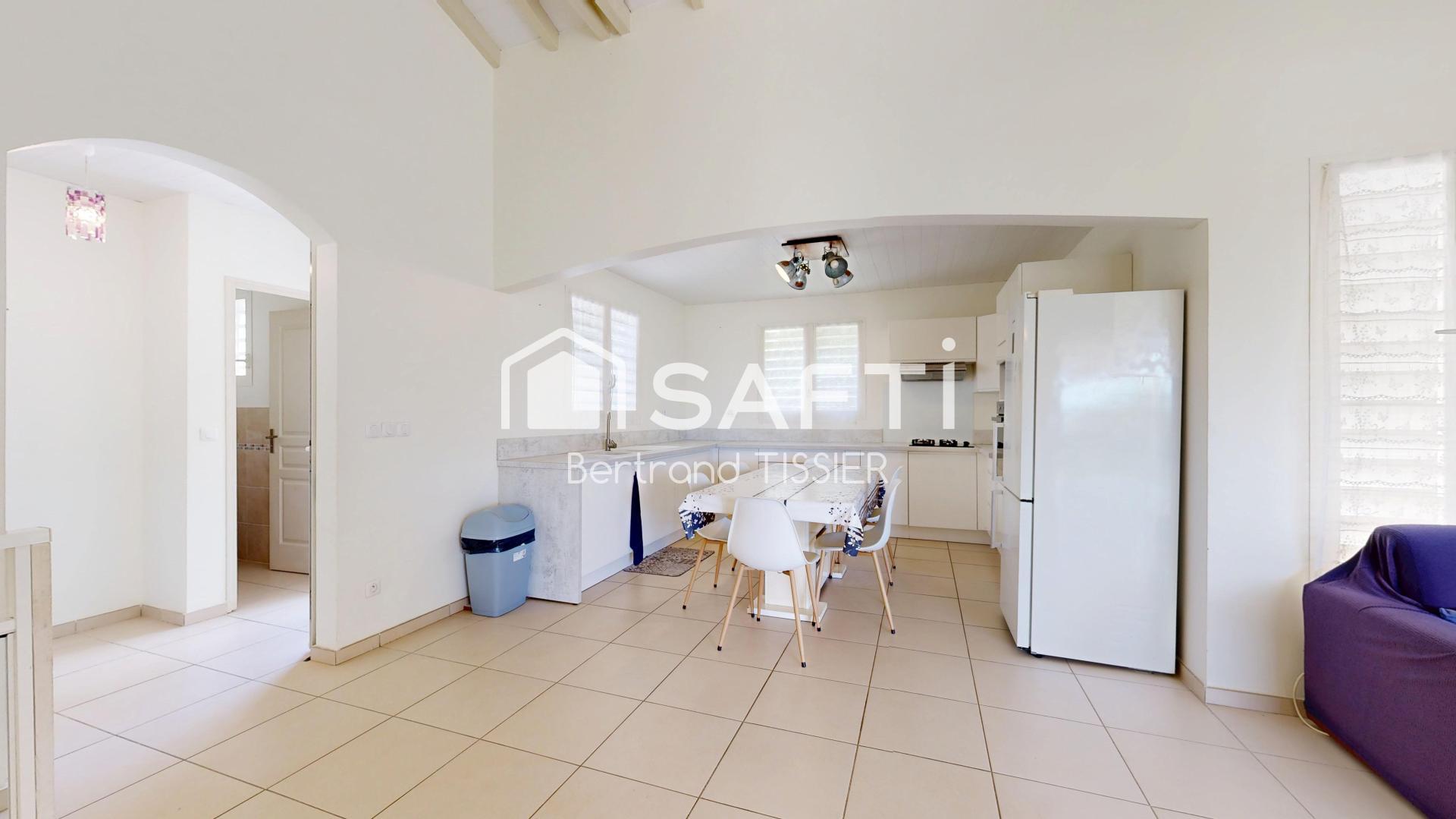 Photo SAFTI — Maison 5 pièces, 134 m² à Saint Esprit 3