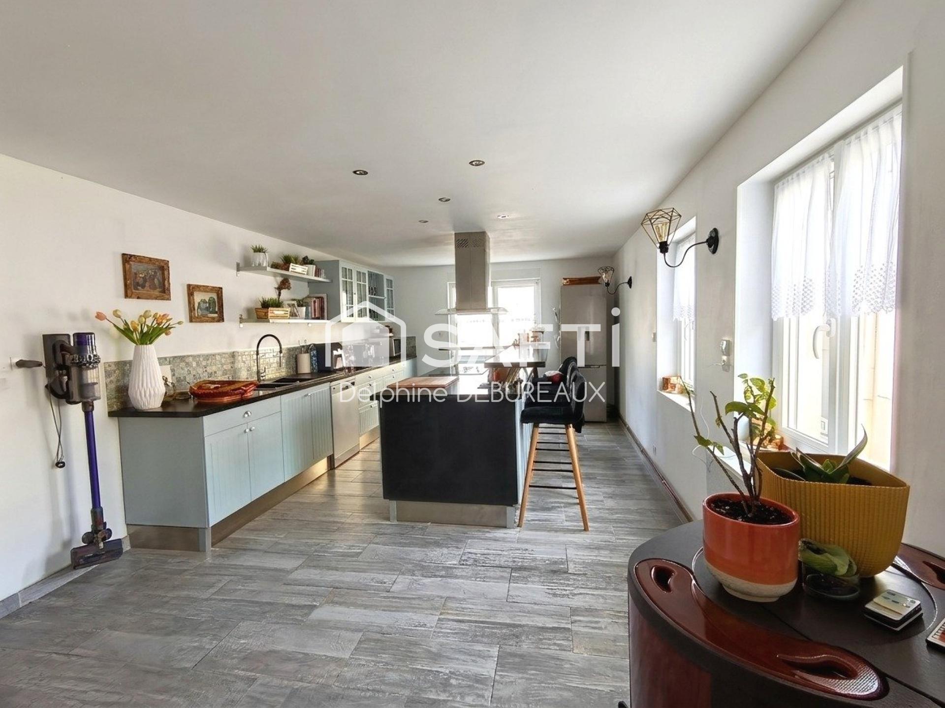 Photo SAFTI — Maison 8 pièces, 210 m² à Sebourg 3