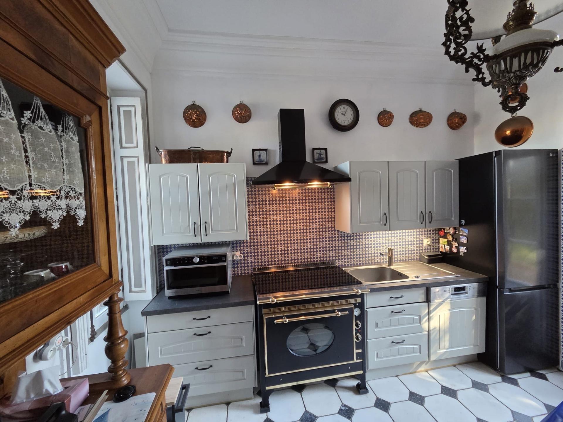 Photo 6 of the listing.