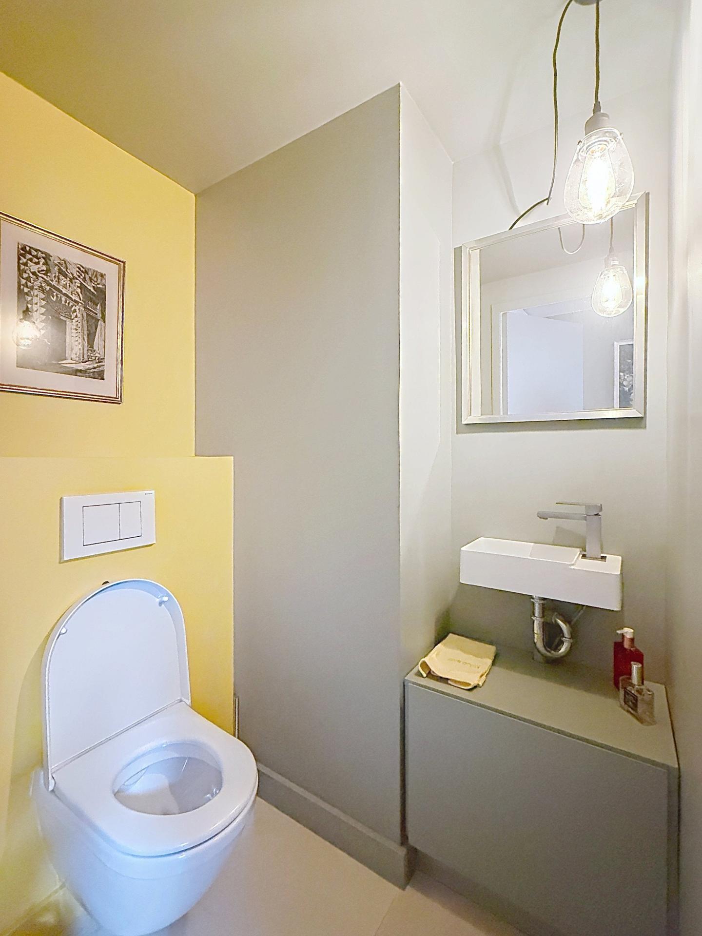 Photo 20 of the listing.