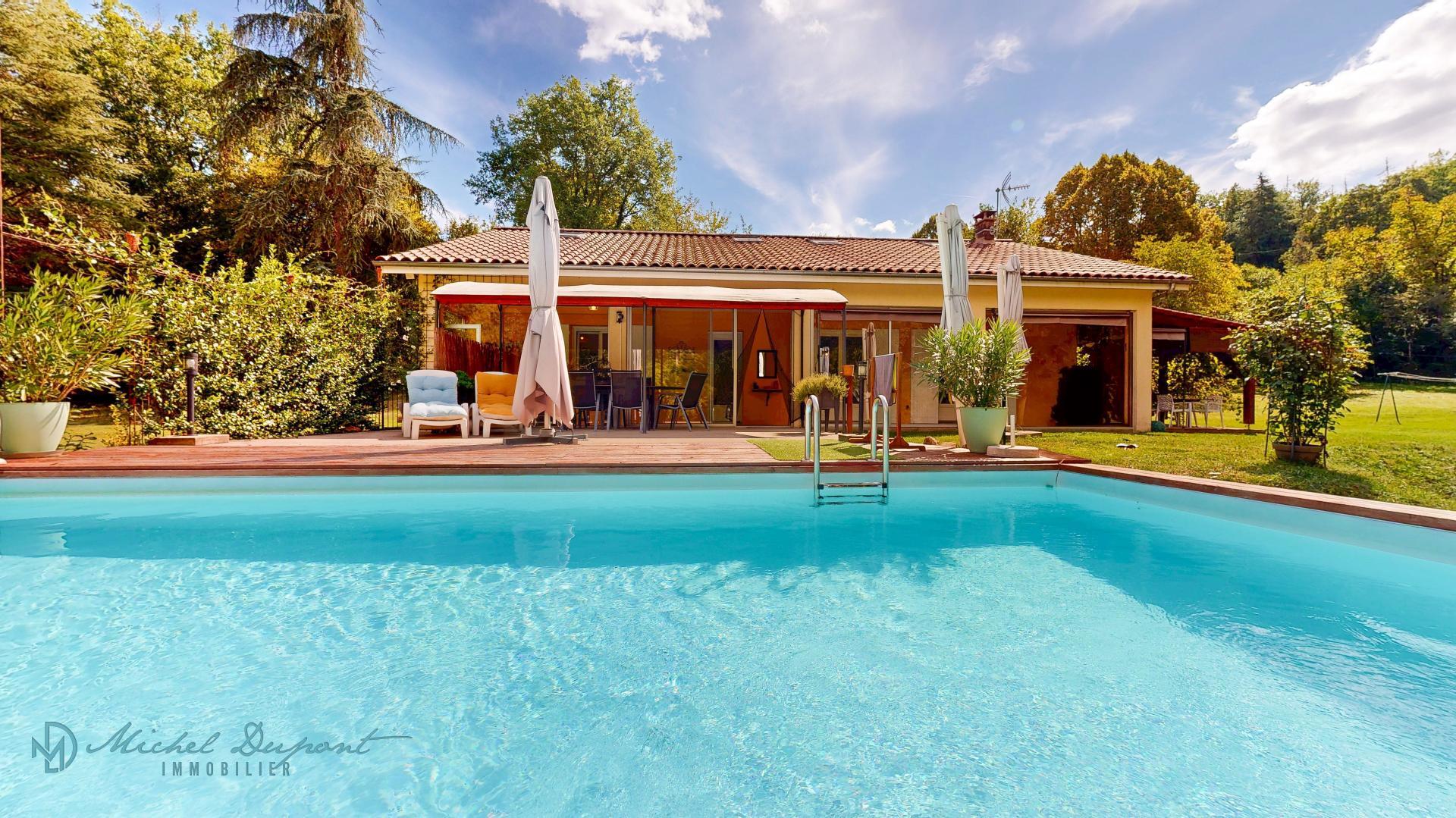 Maison 6 pièces 204 m² · à Le Buisson-de-Cadouin · 204 m² · 384 000 €